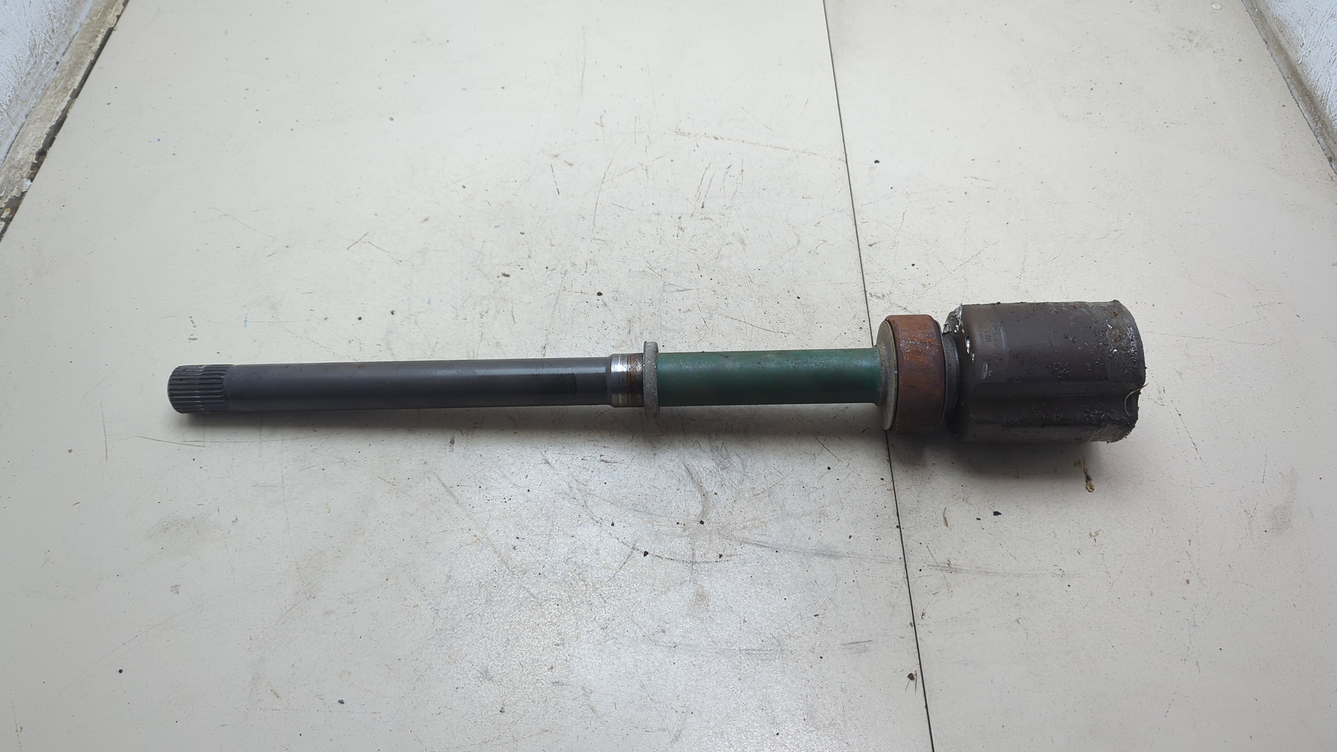 Полуось передняя правая