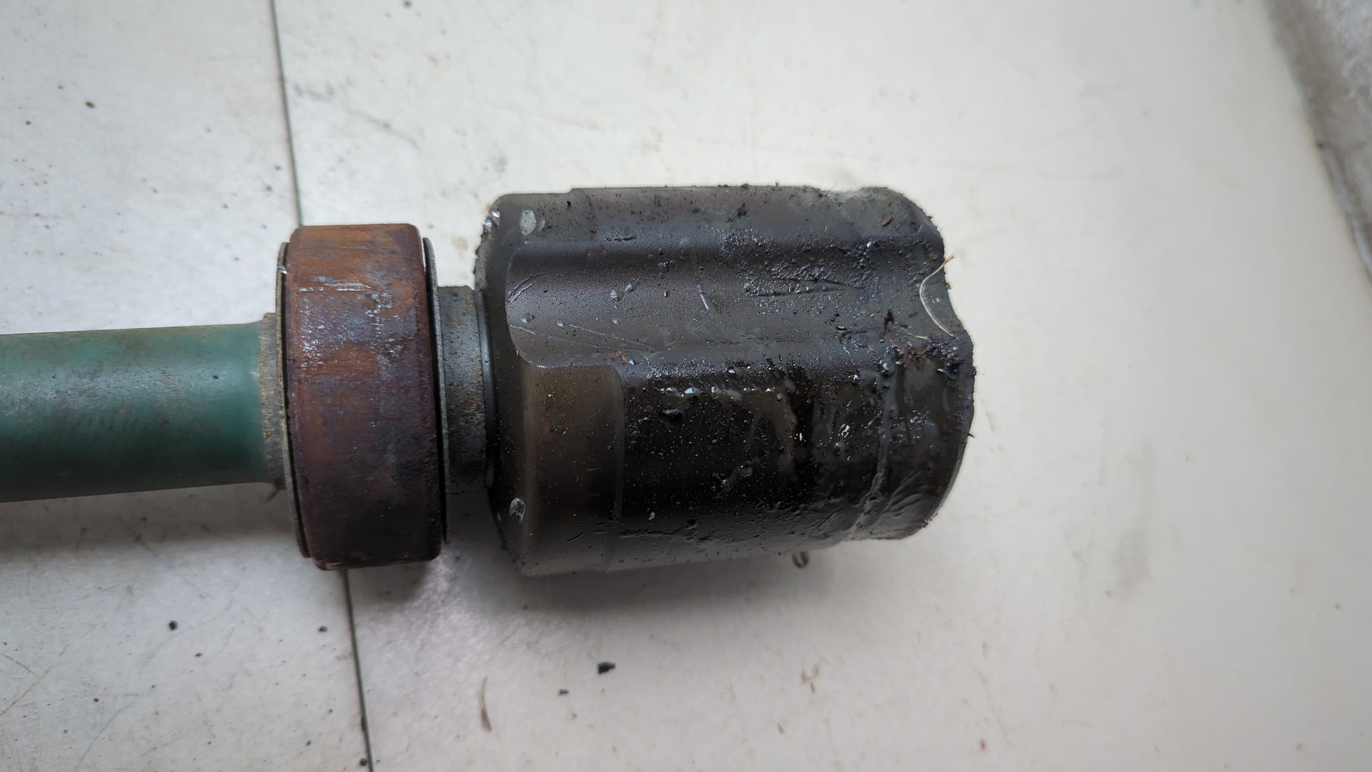 Полуось передняя правая