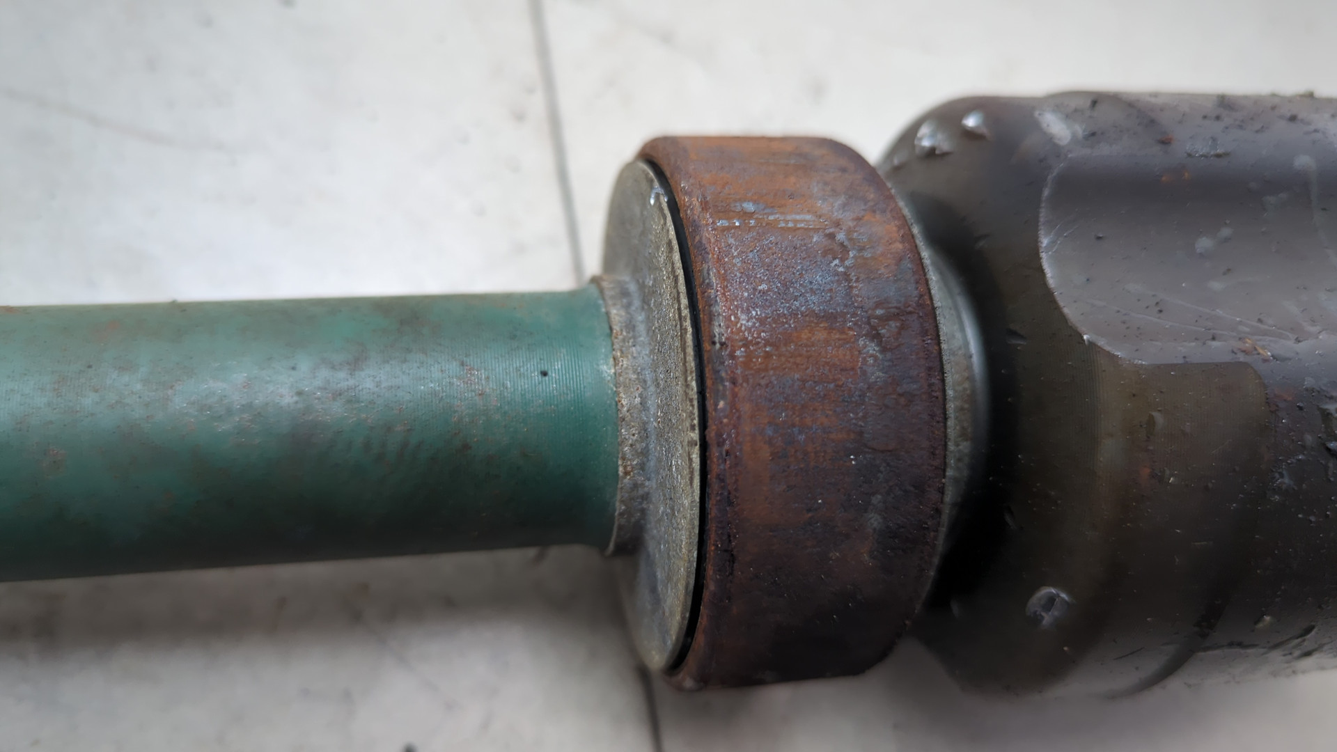 Полуось передняя правая