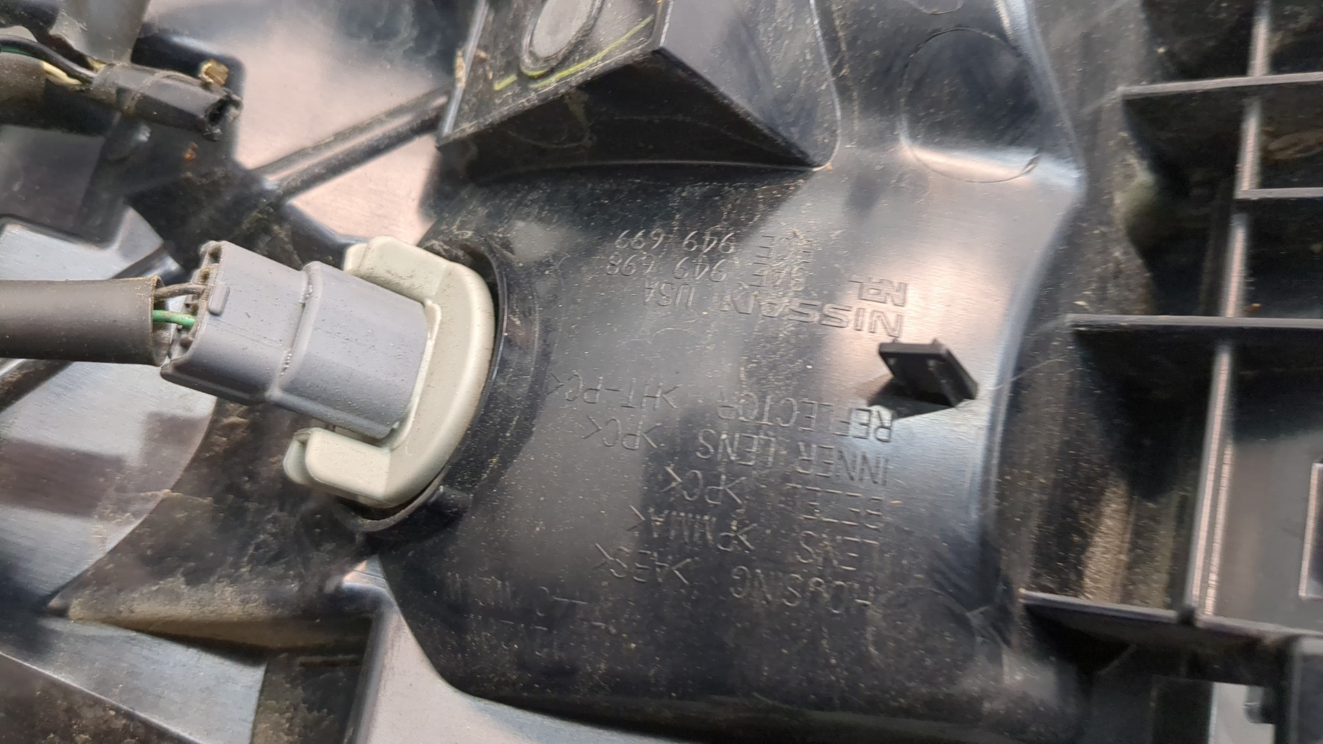 Фонарь задний левый