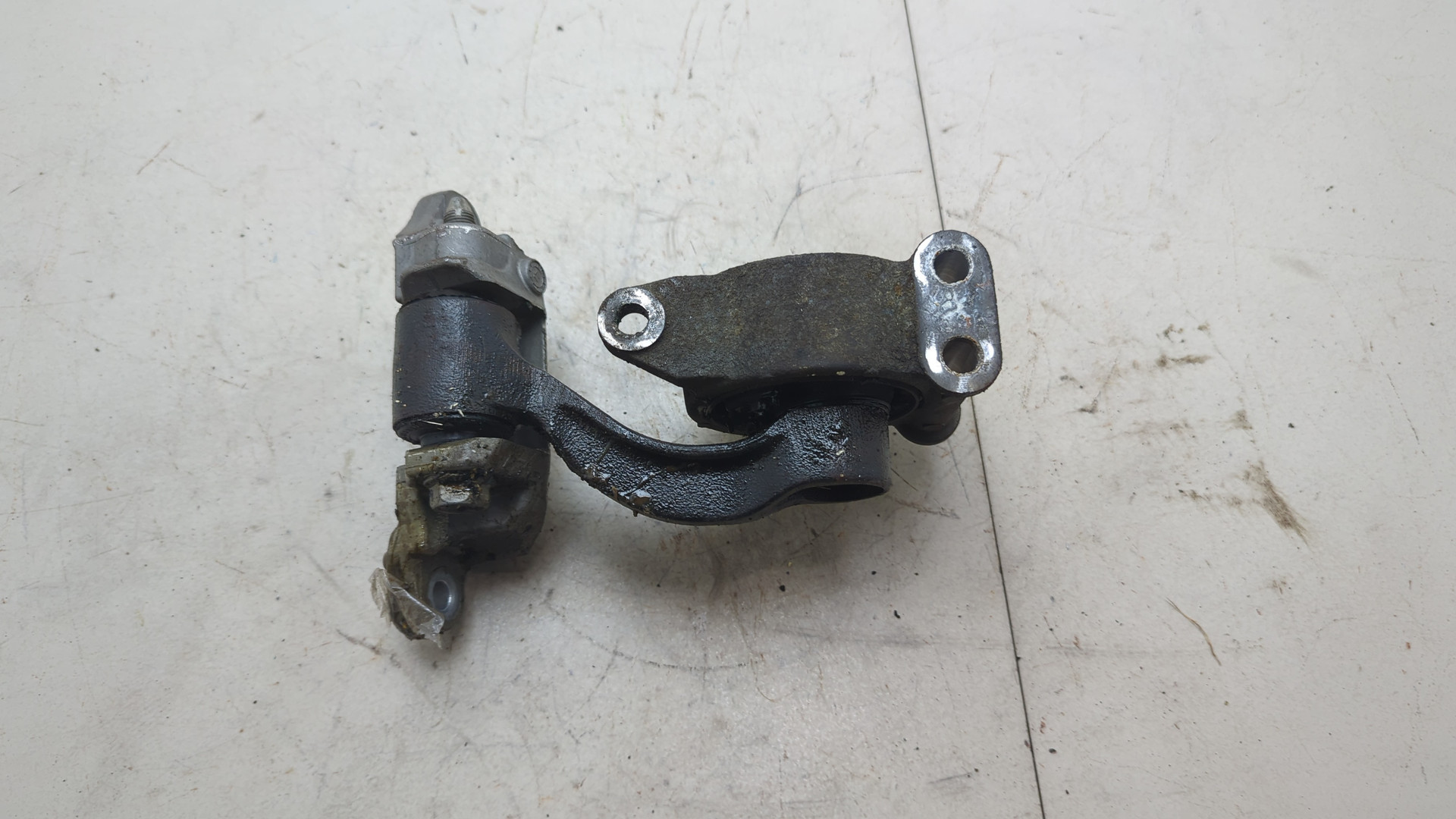 Опора двигателя