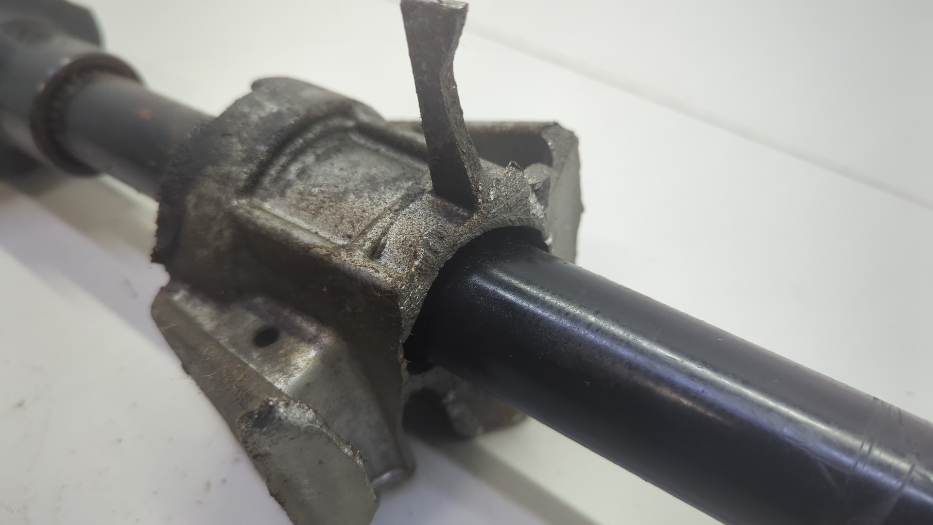 Полуось передняя правая