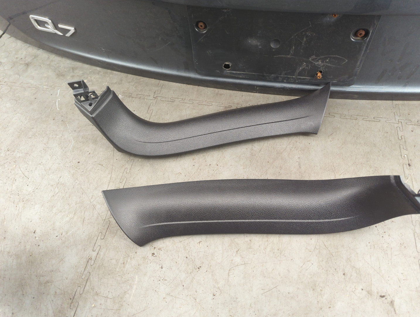 Дверь багажника