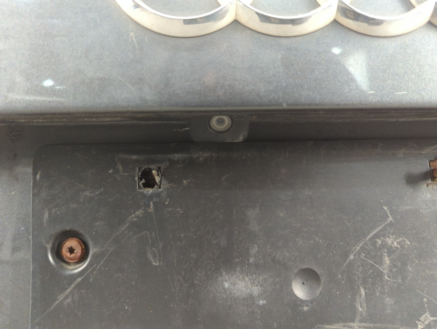 Дверь багажника