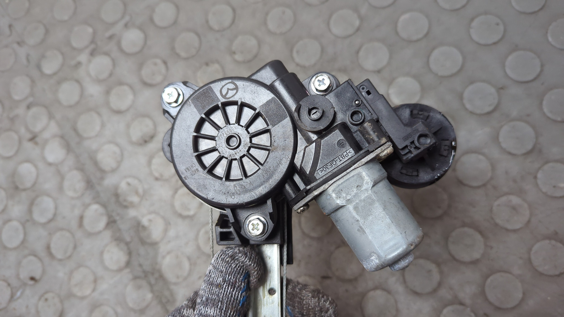 Стеклоподъемник электр. задний левый