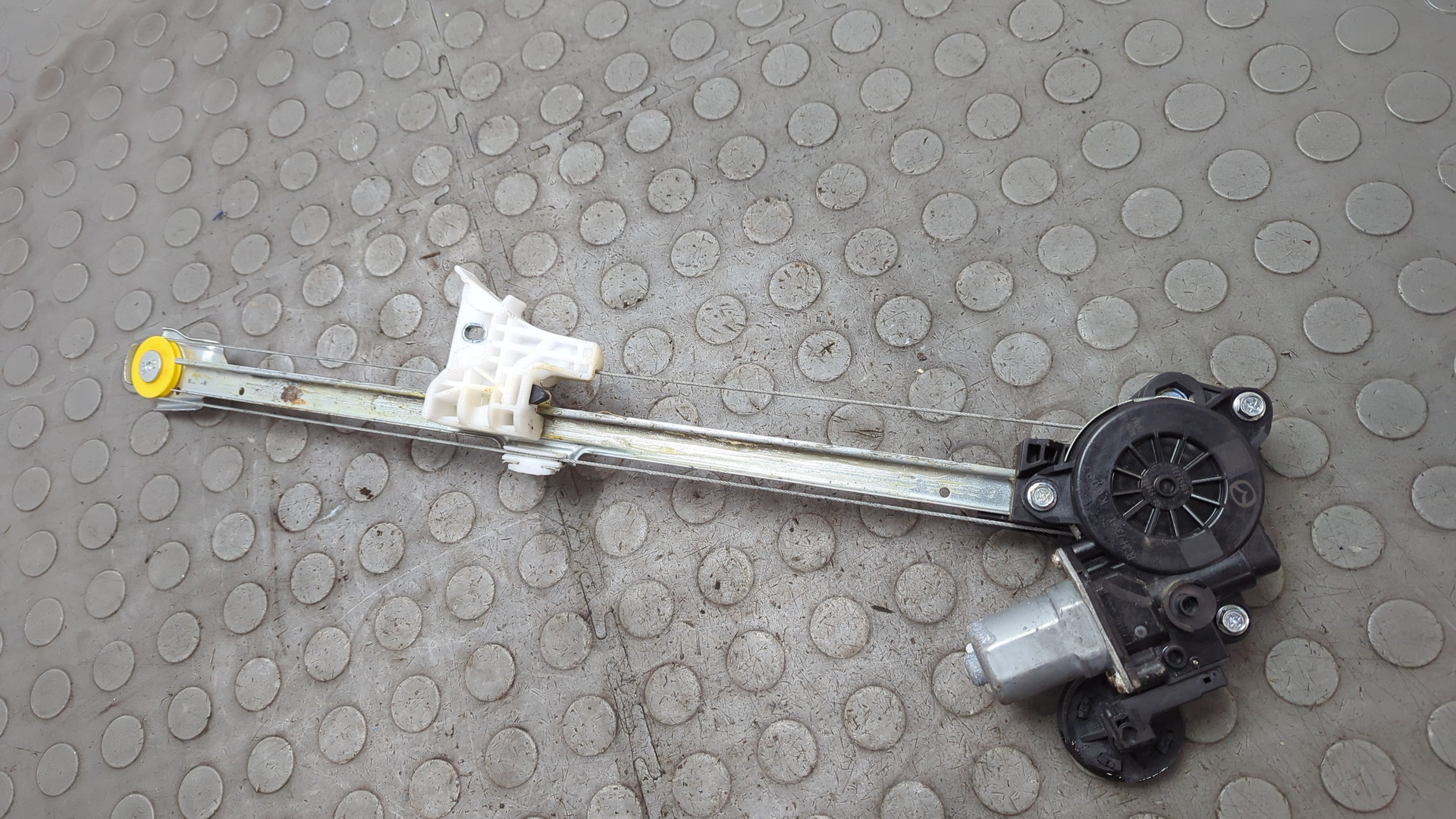 Стеклоподъемник электр. задний левый