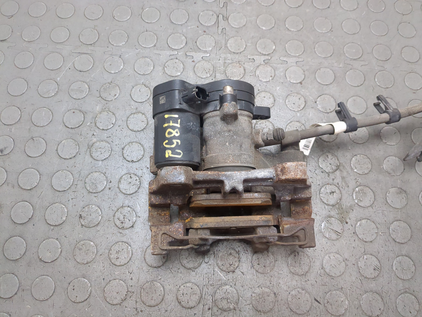 Суппорт задний левый