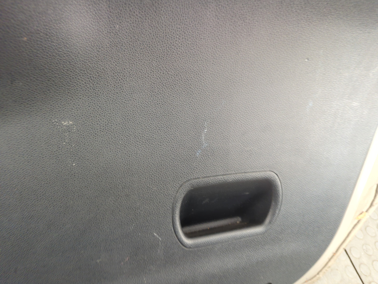 Дверь багажника