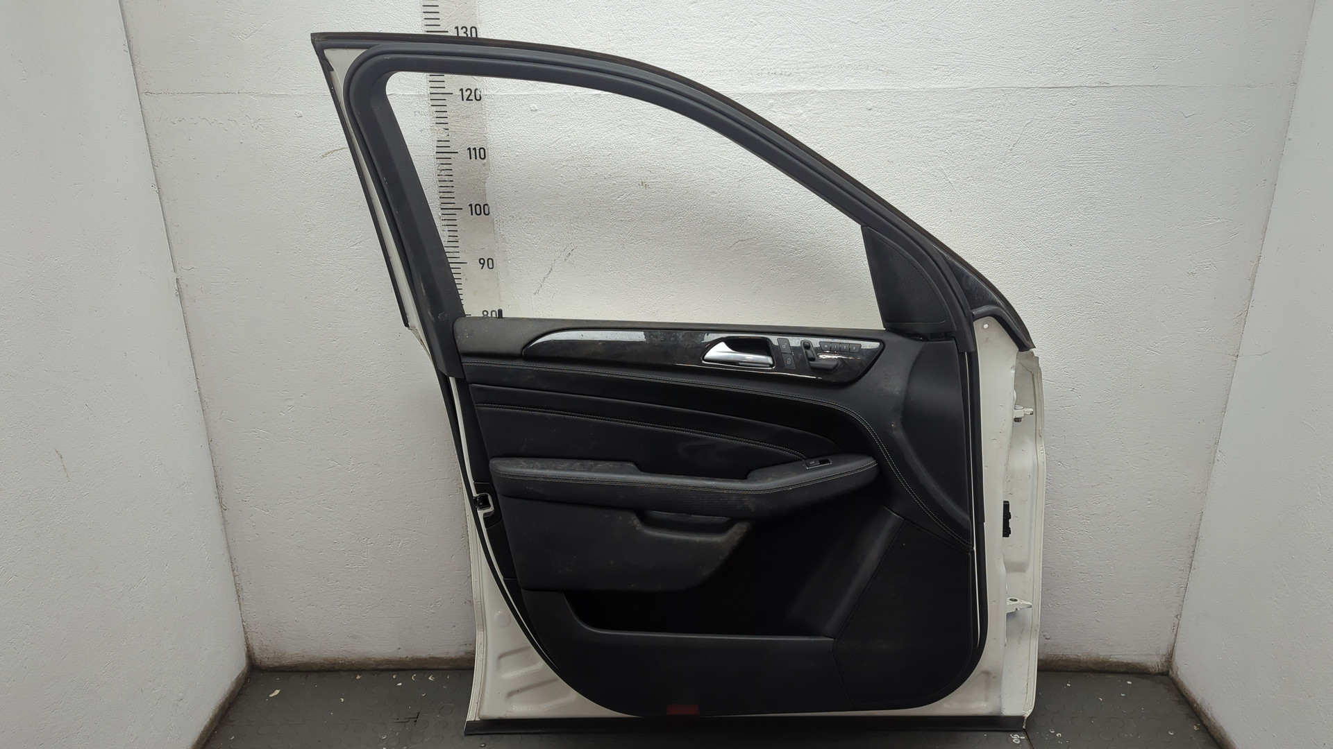 Дверь передняя левая