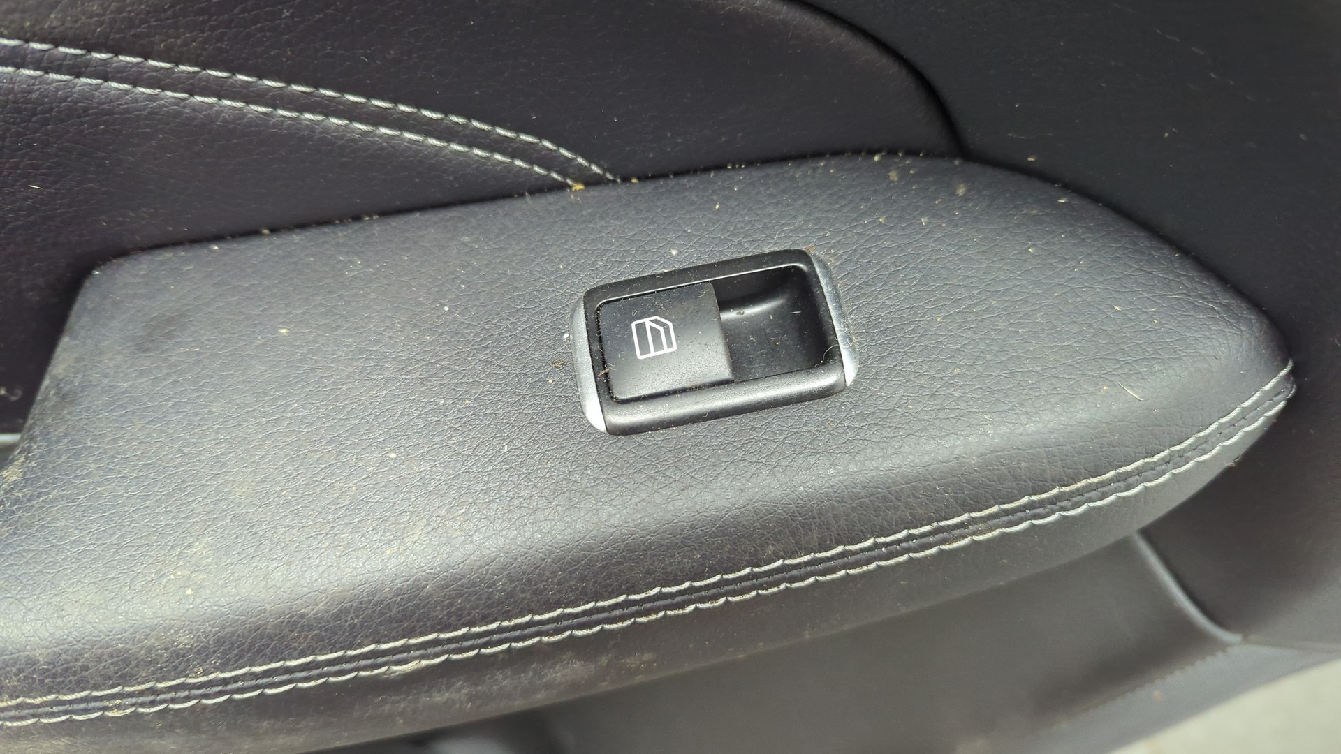 Дверь передняя левая