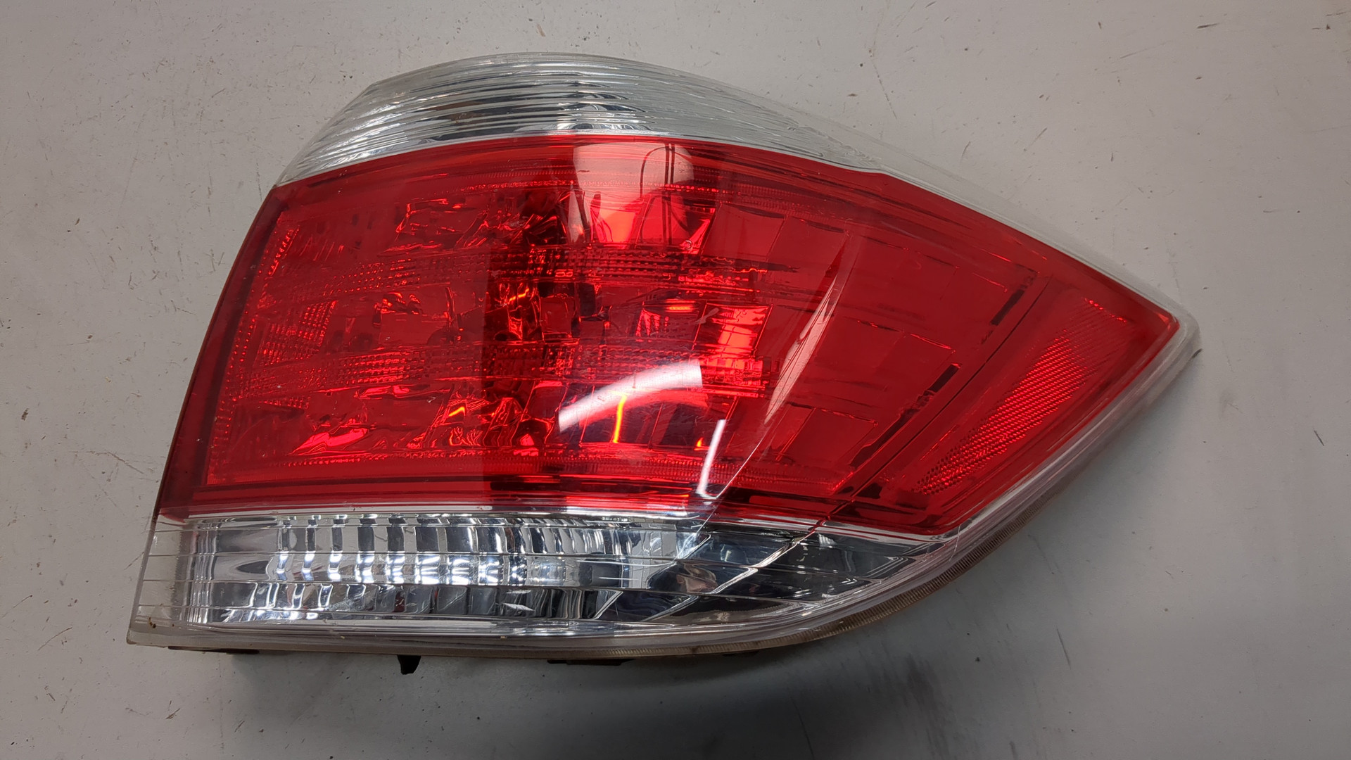 Фонарь задний правый