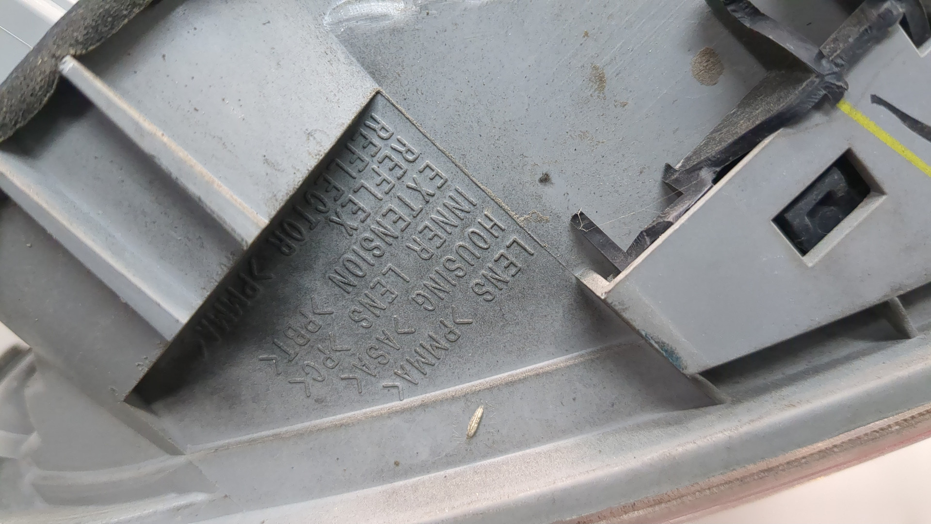 Фонарь задний правый