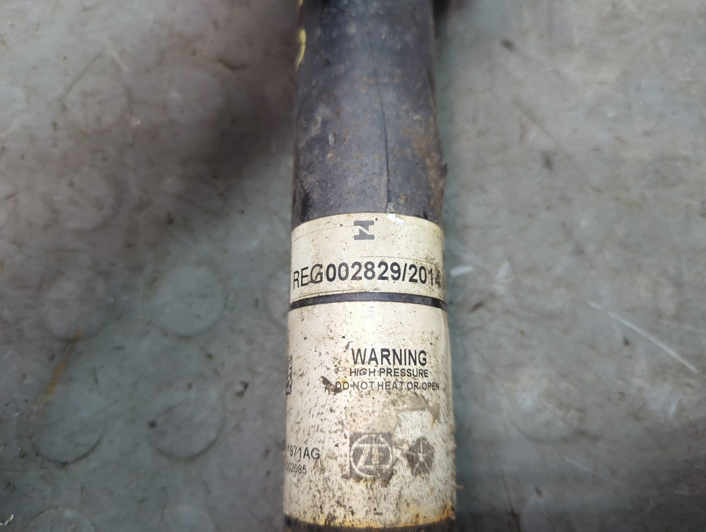 Амортизатор задний (стойка)