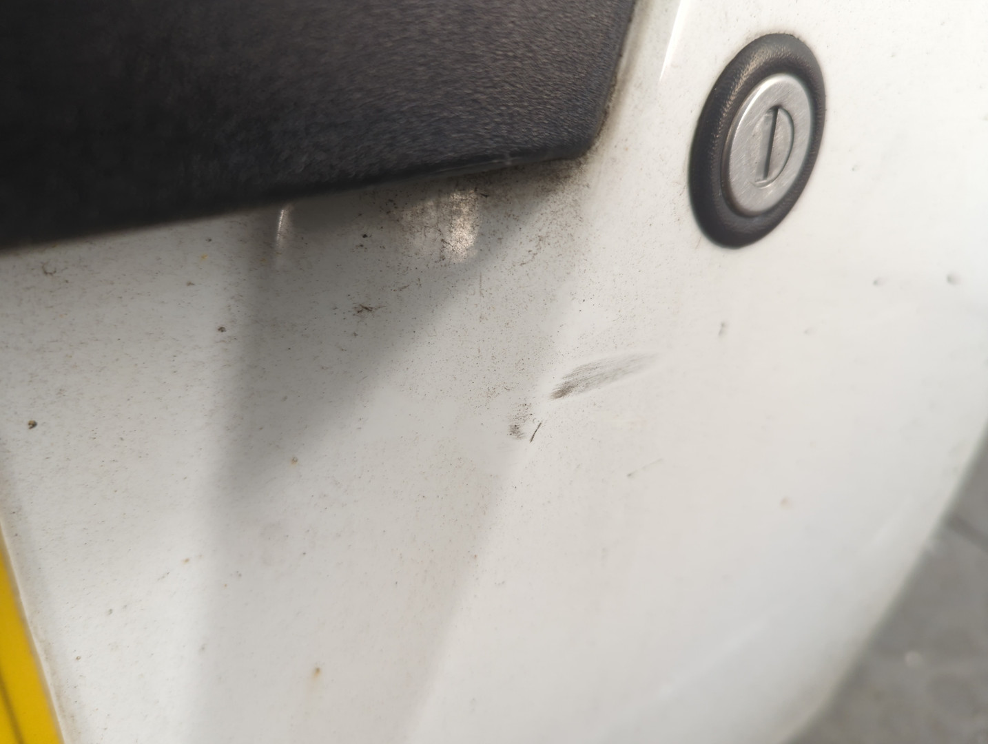 Дверь багажника