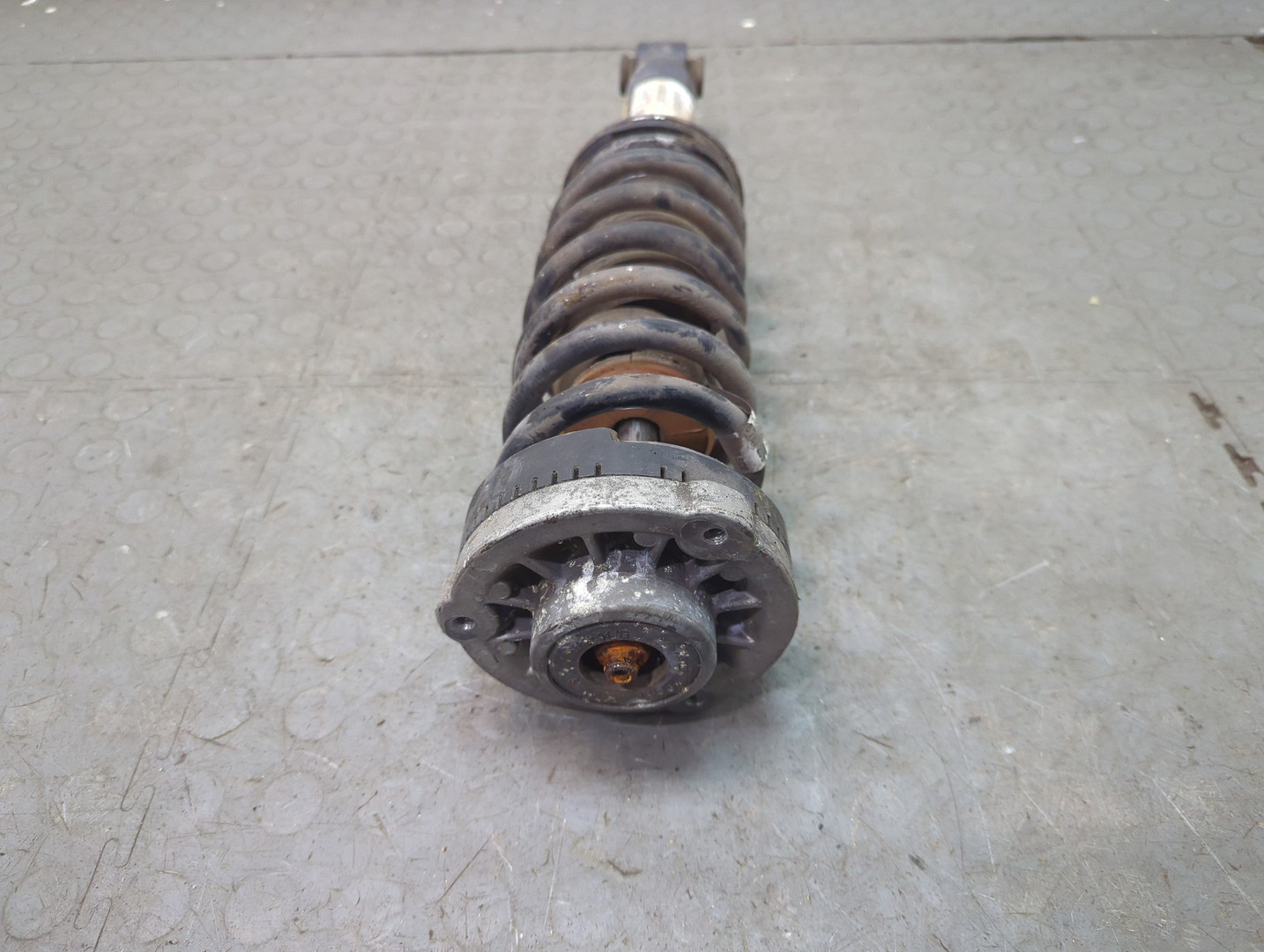 Амортизатор задний (стойка)