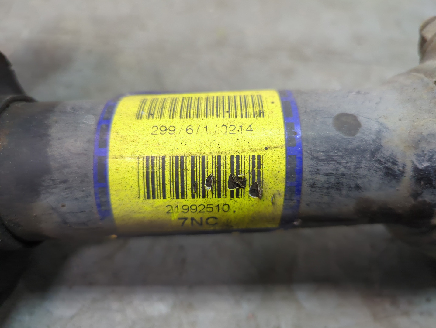 Амортизатор передний правый