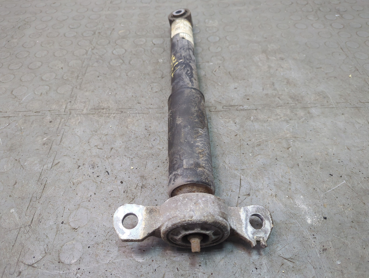 Амортизатор задний (стойка)