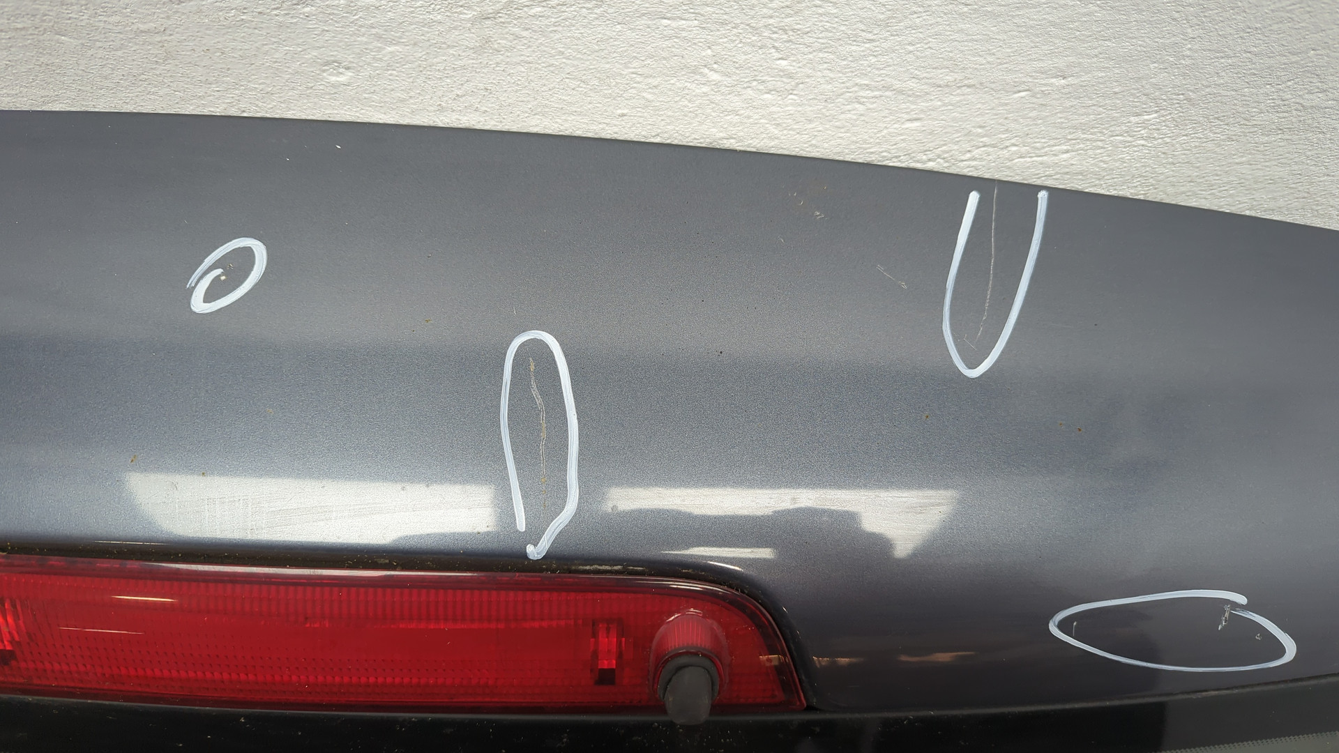 Дверь багажника