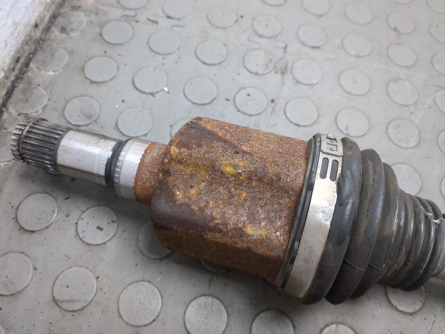 Полуось задняя правая