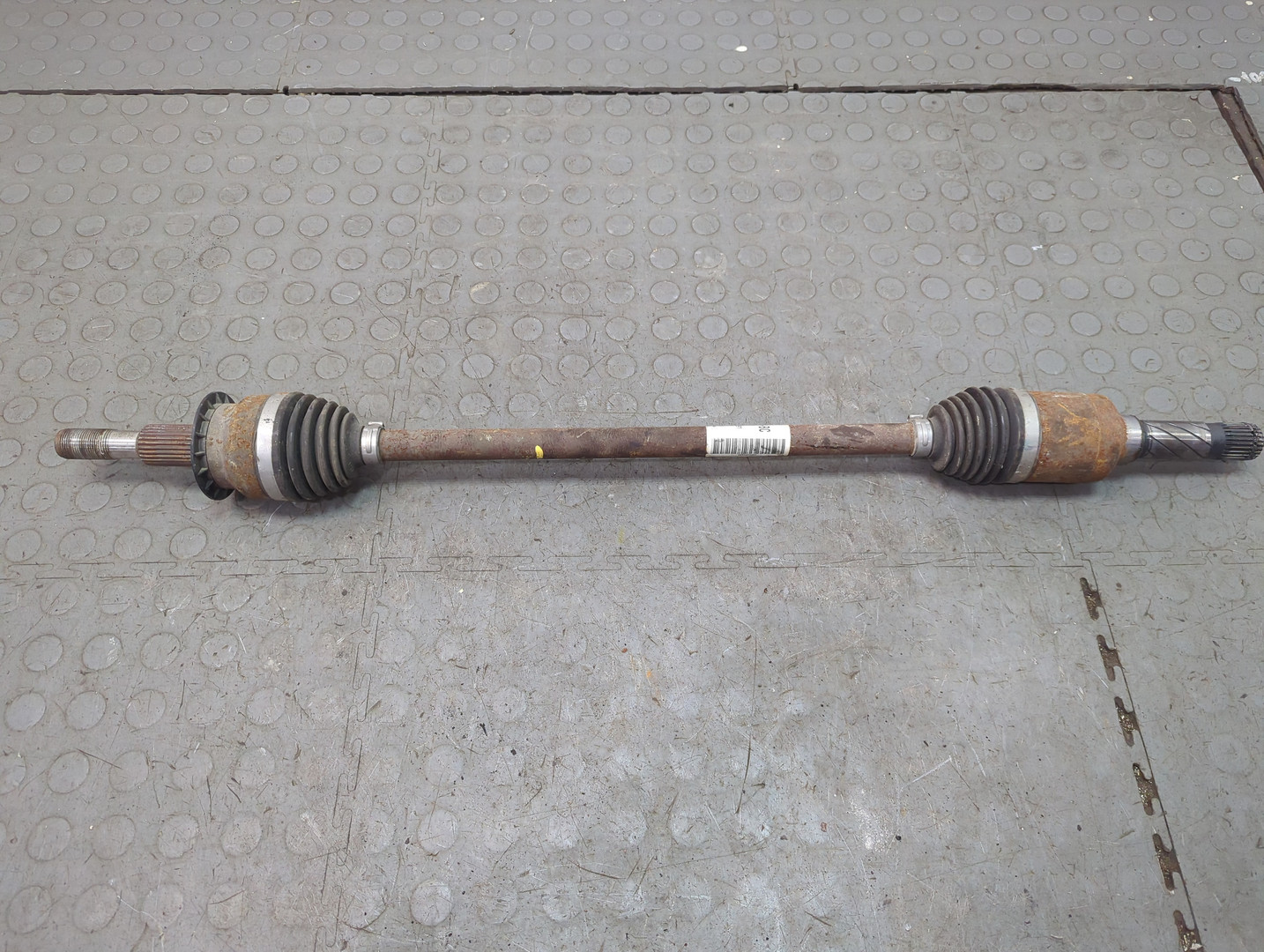 Полуось задняя