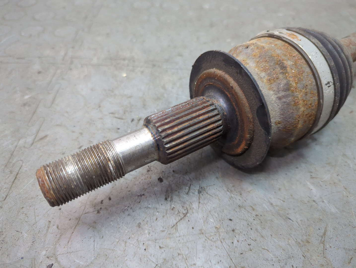 Полуось задняя