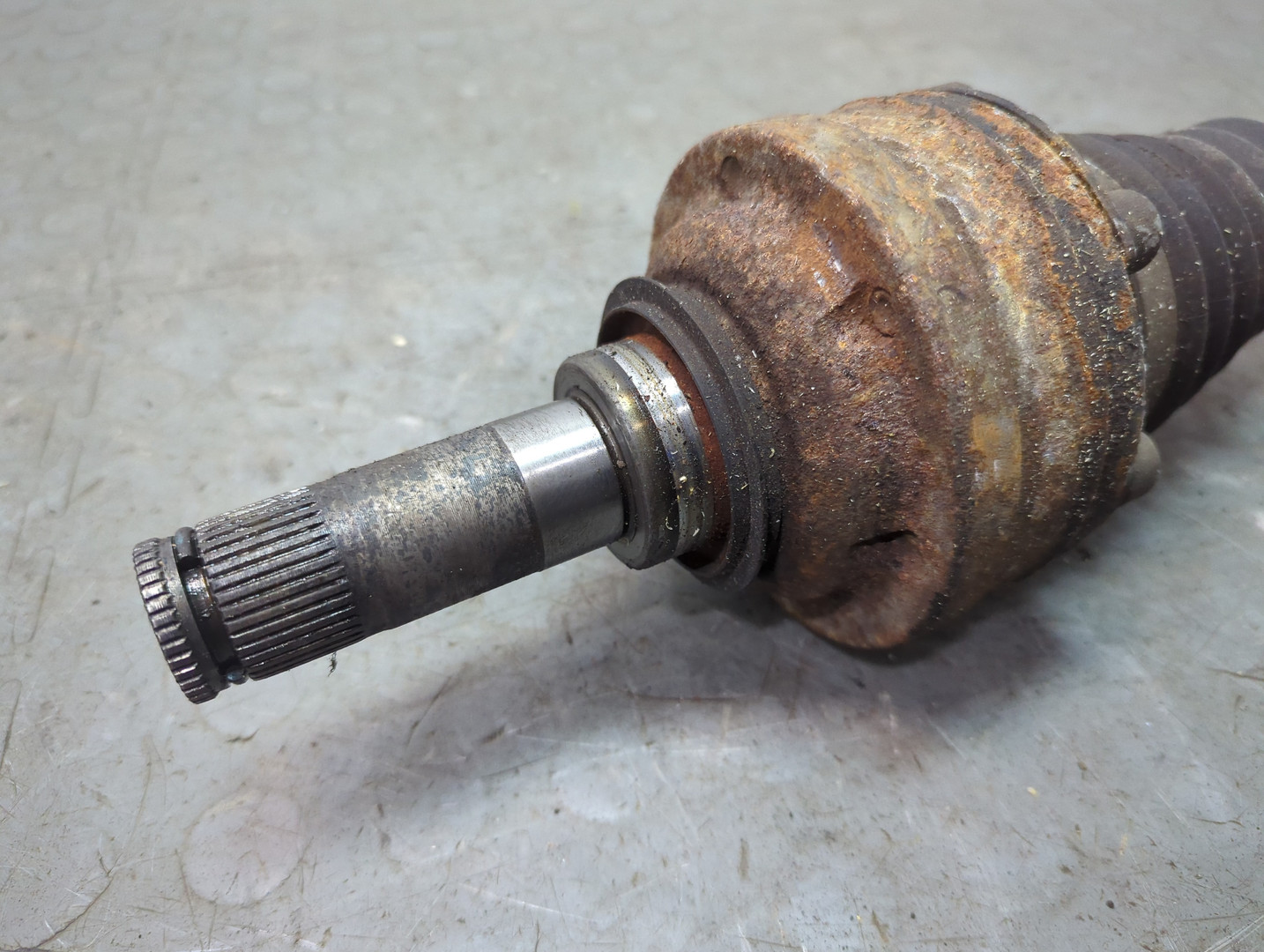 Полуось задняя