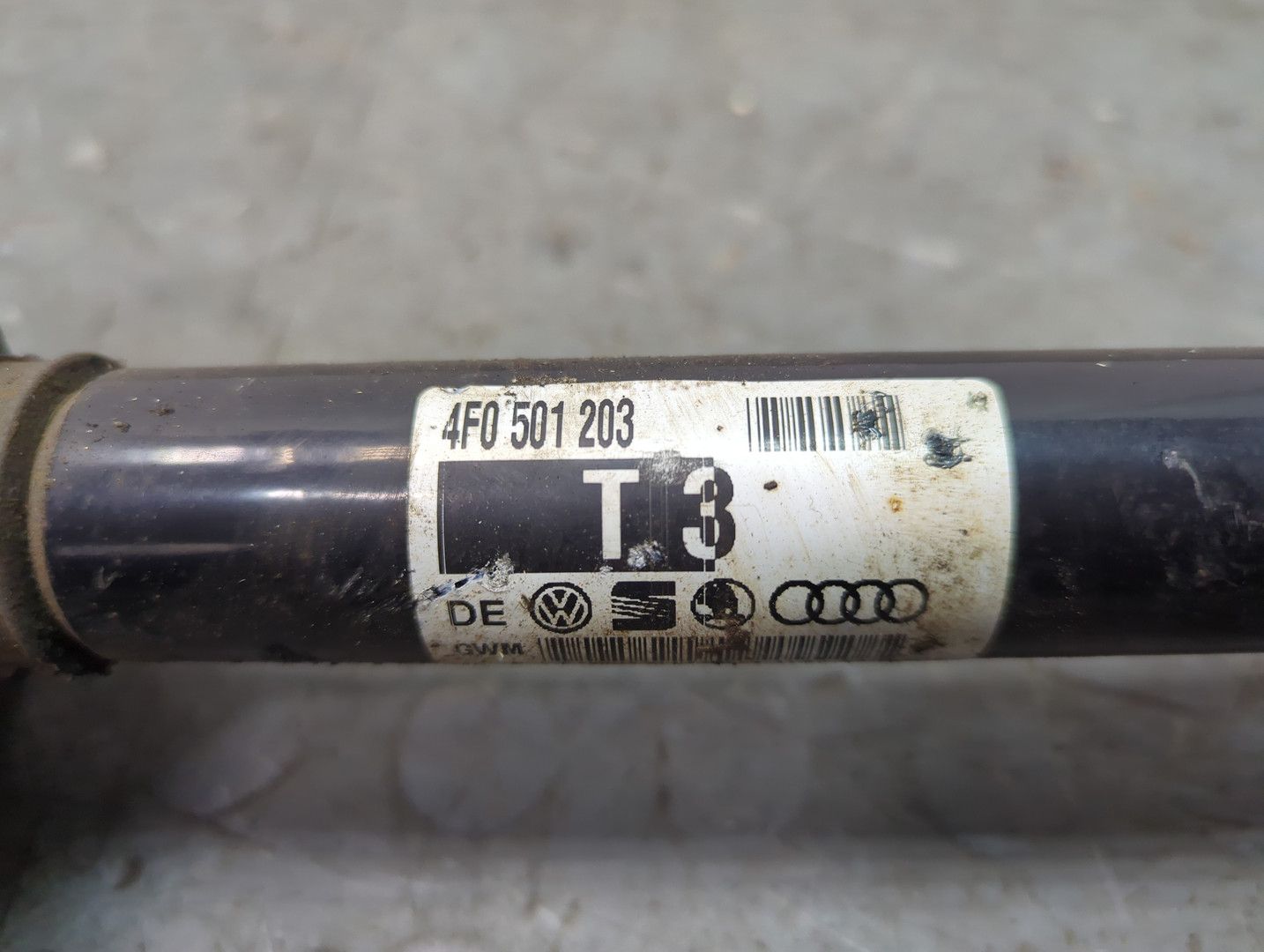 Полуось задняя