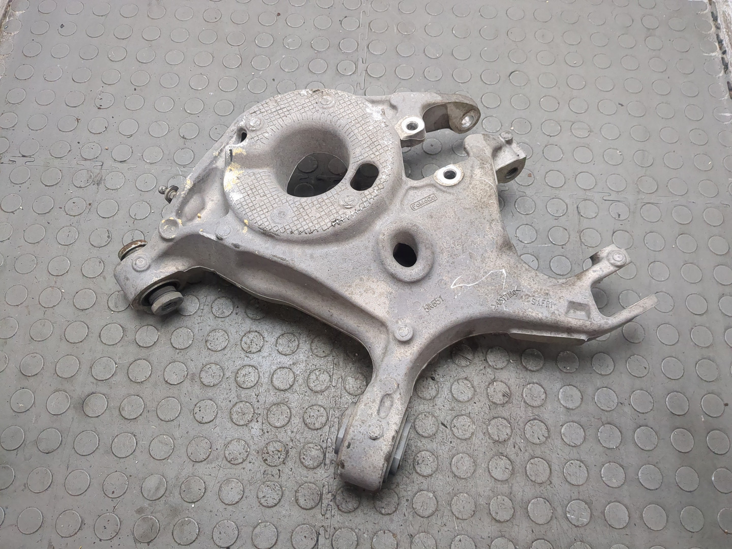 Рычаг задний правый