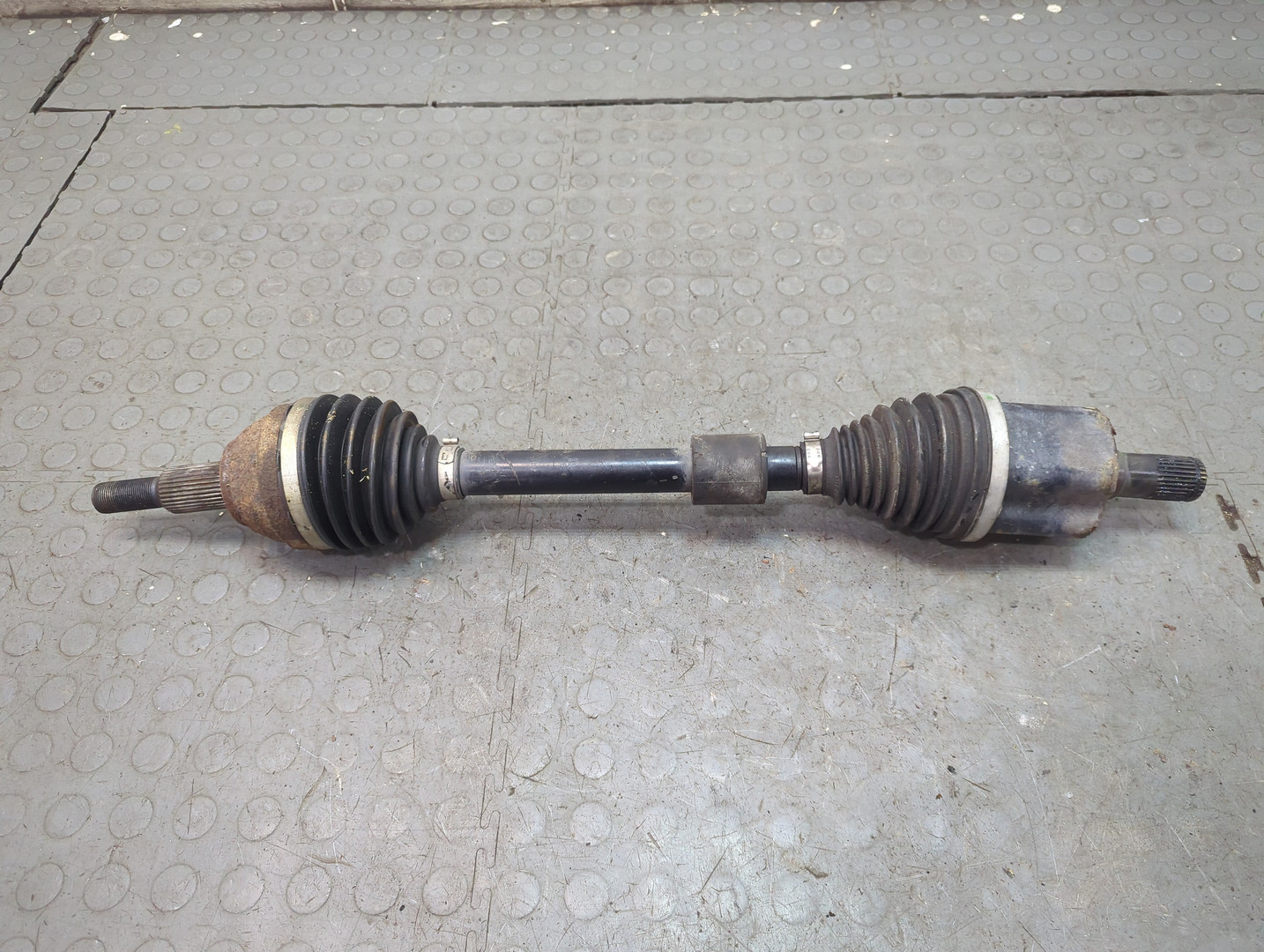 Полуось передняя левая