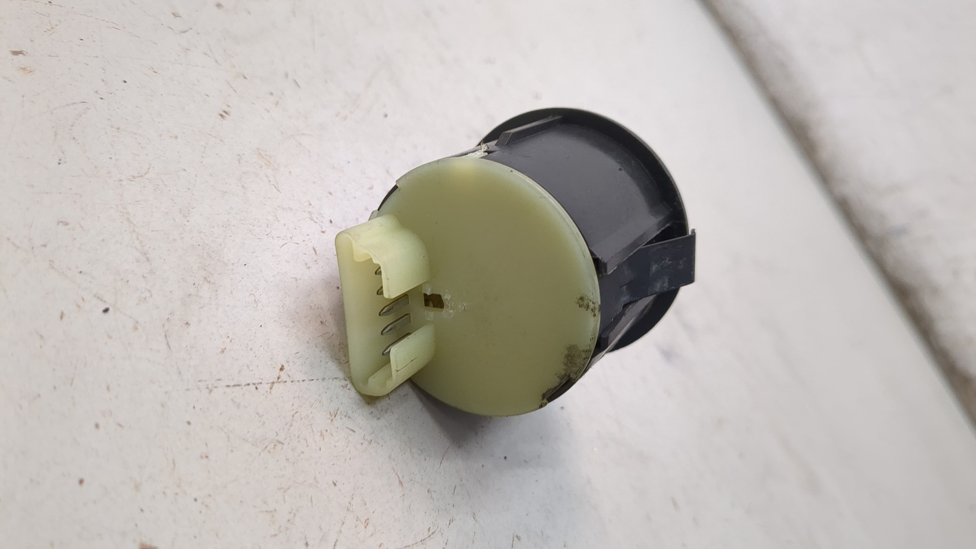 Кнопка стеклоочистителя заднего