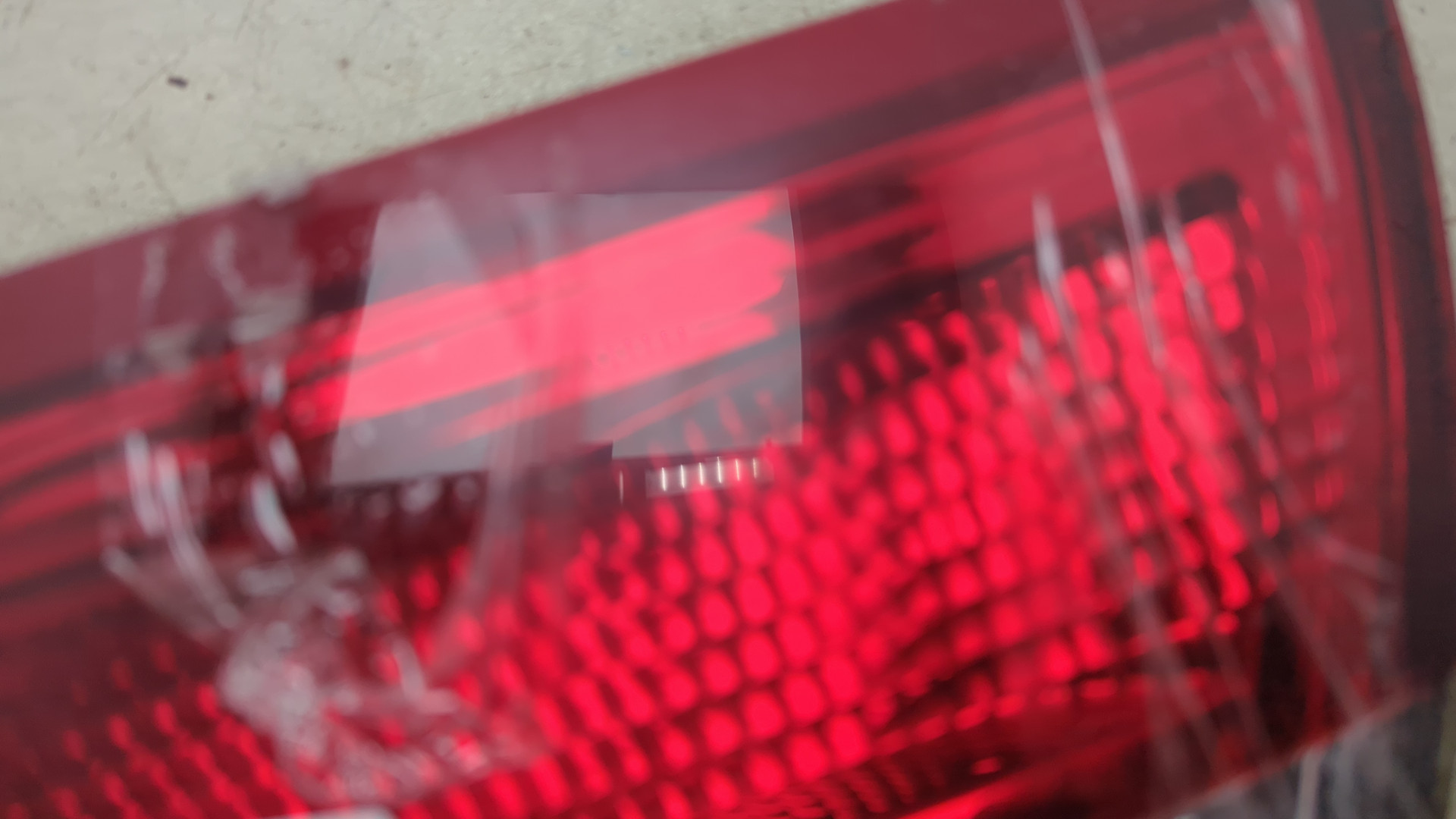 Фонарь задний внутренний правый