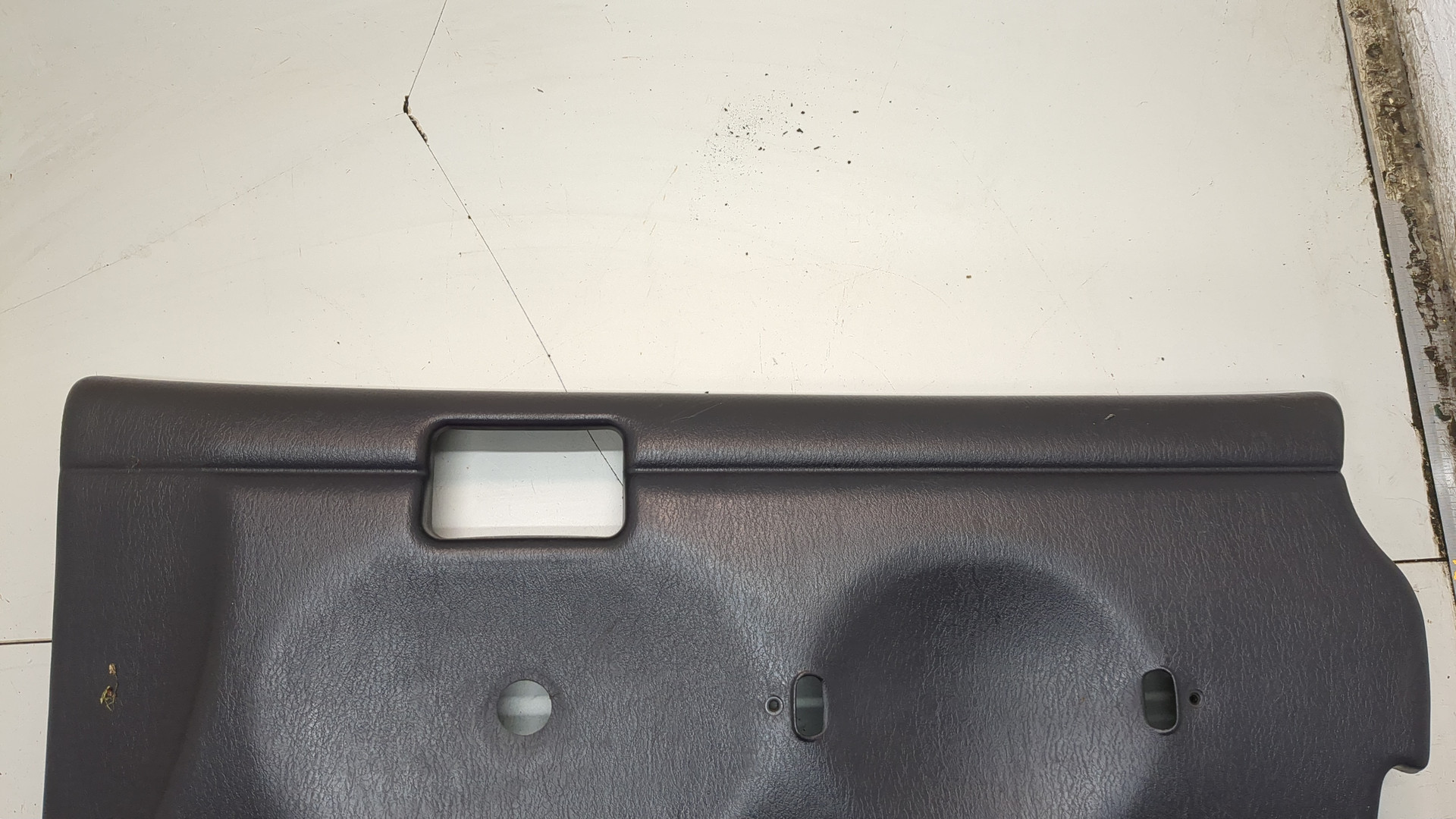 Обшивка двери передней правой