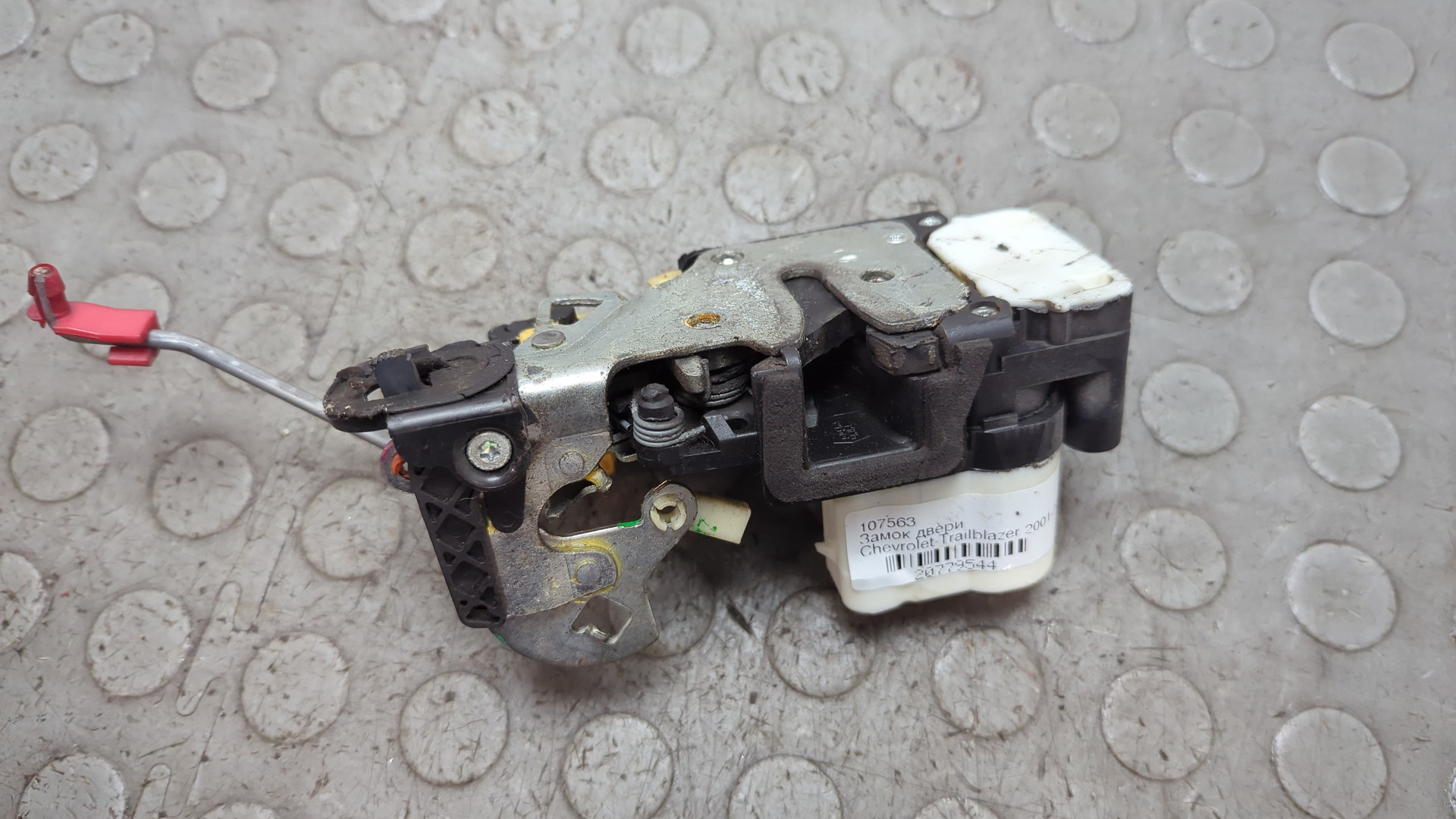 Замок двери задней левой