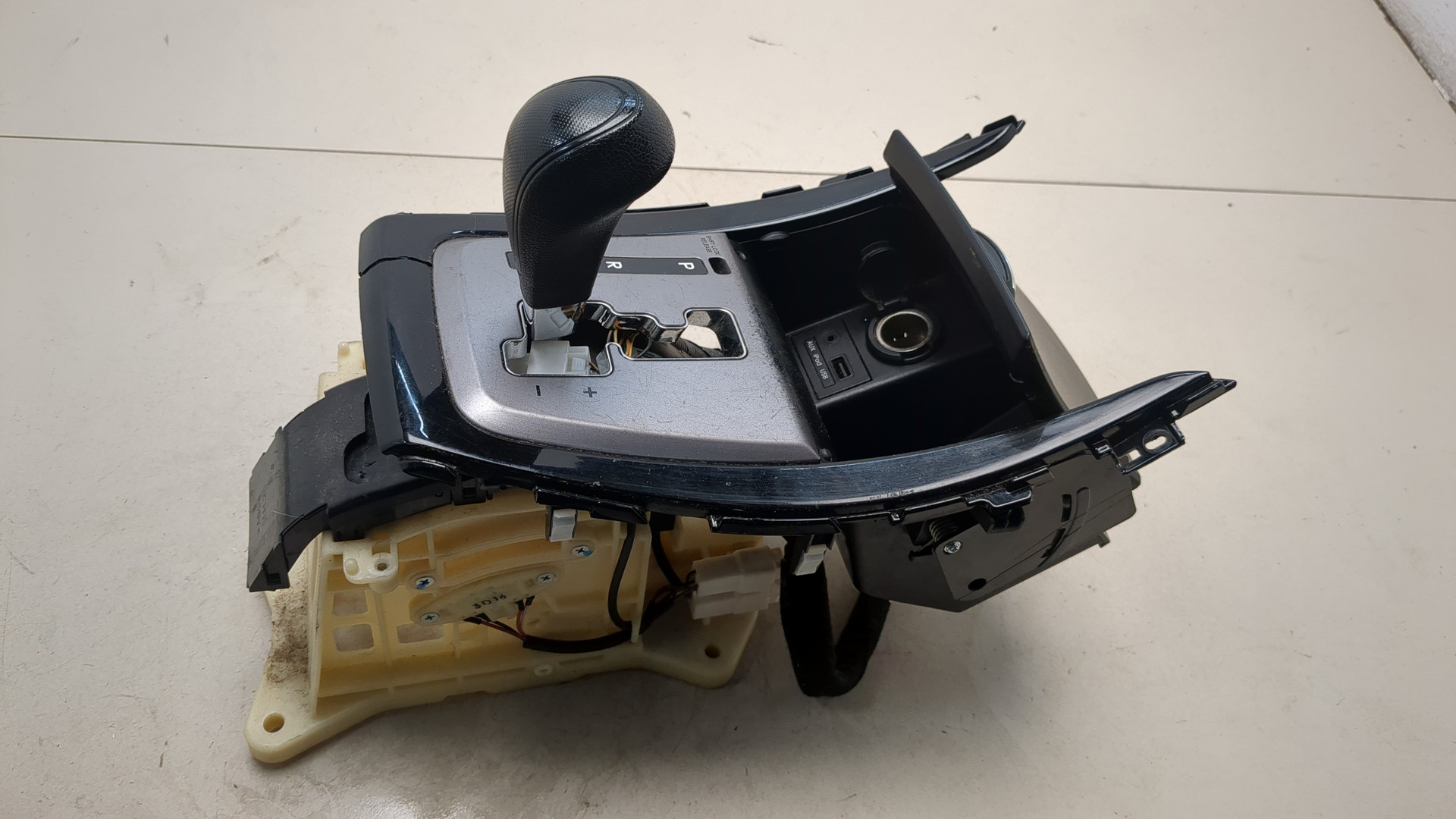 Кулиса МКПП / АКПП