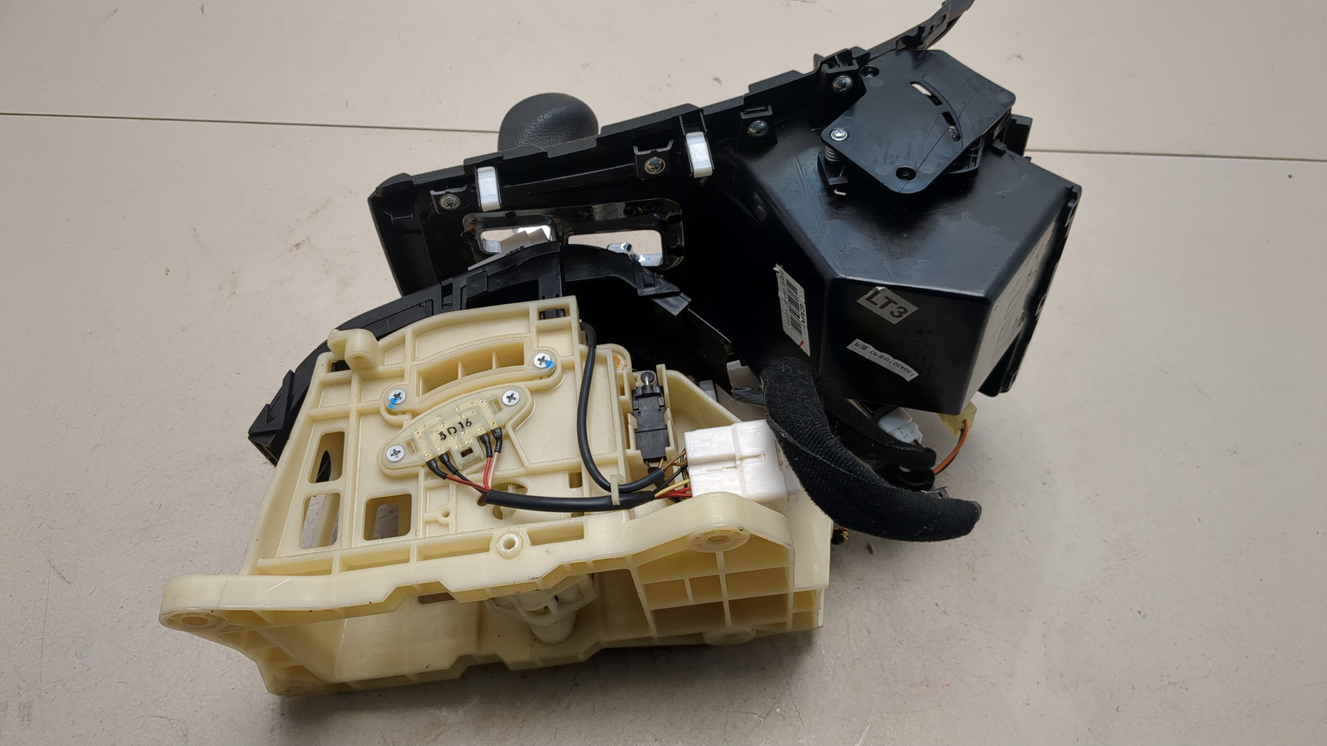 Кулиса МКПП / АКПП