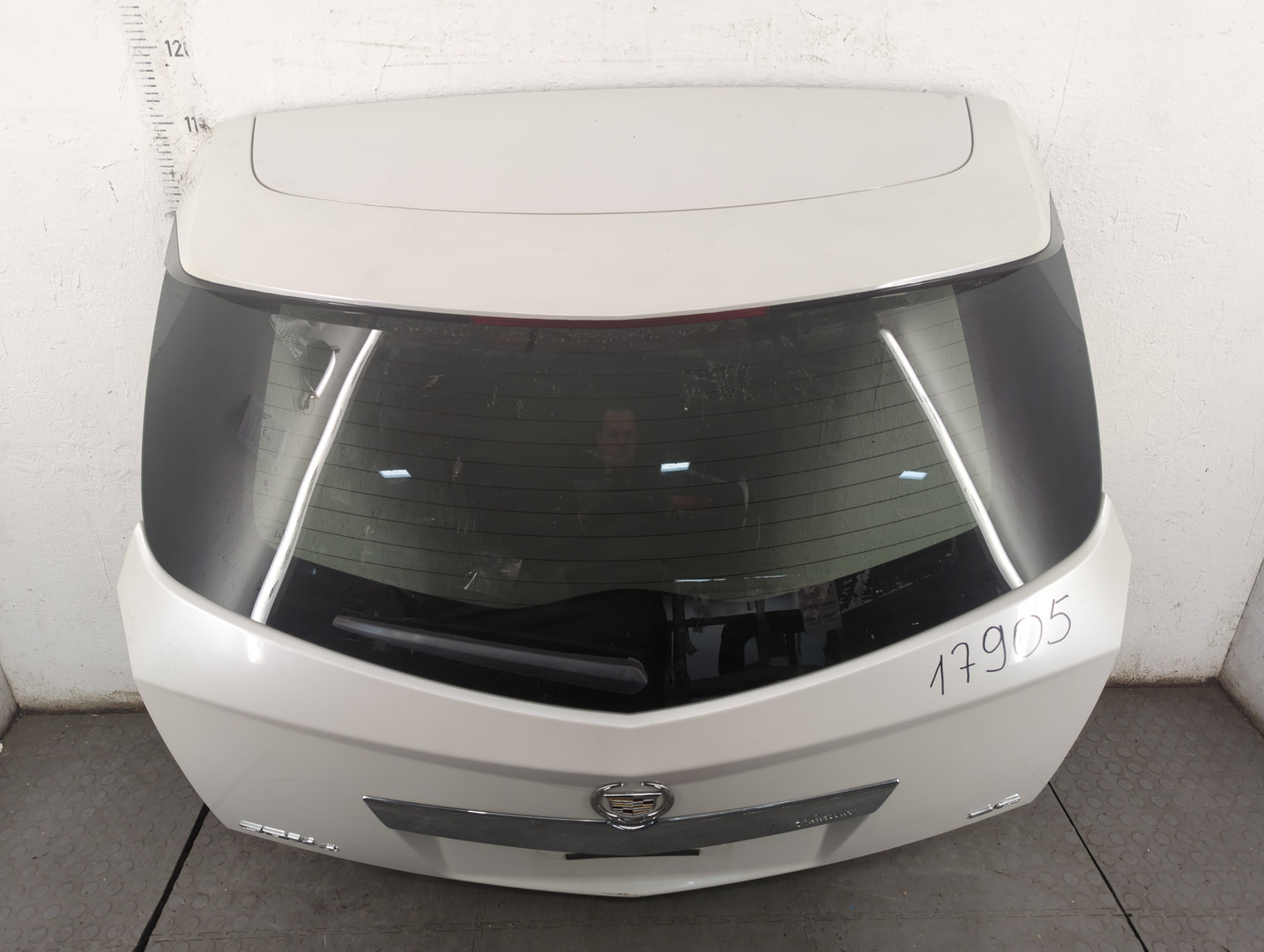 Дверь багажника