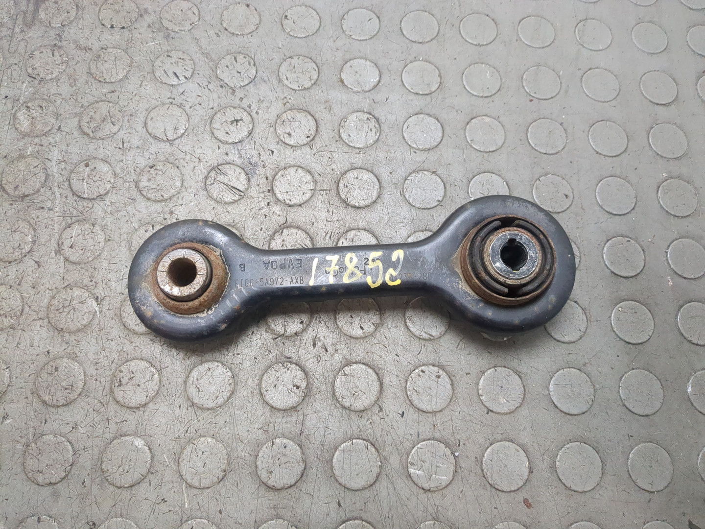 Рычаг задний