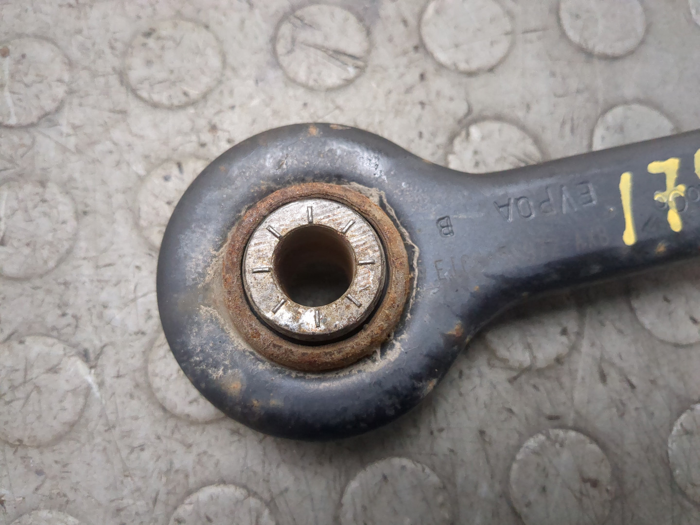 Рычаг задний