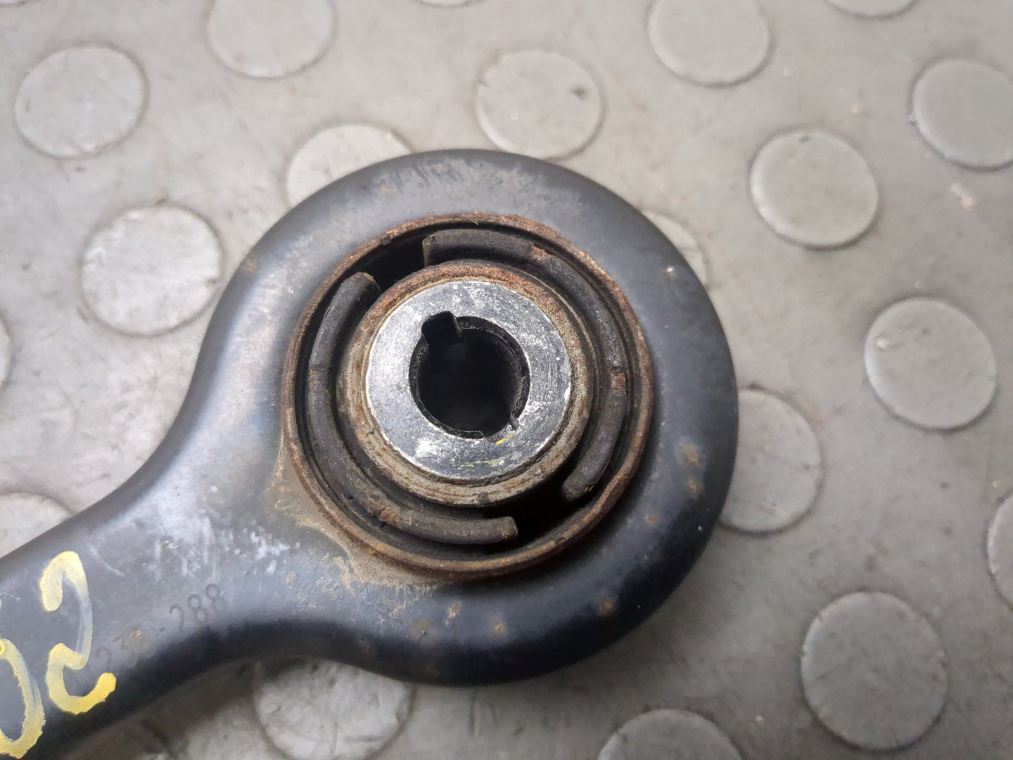 Рычаг задний