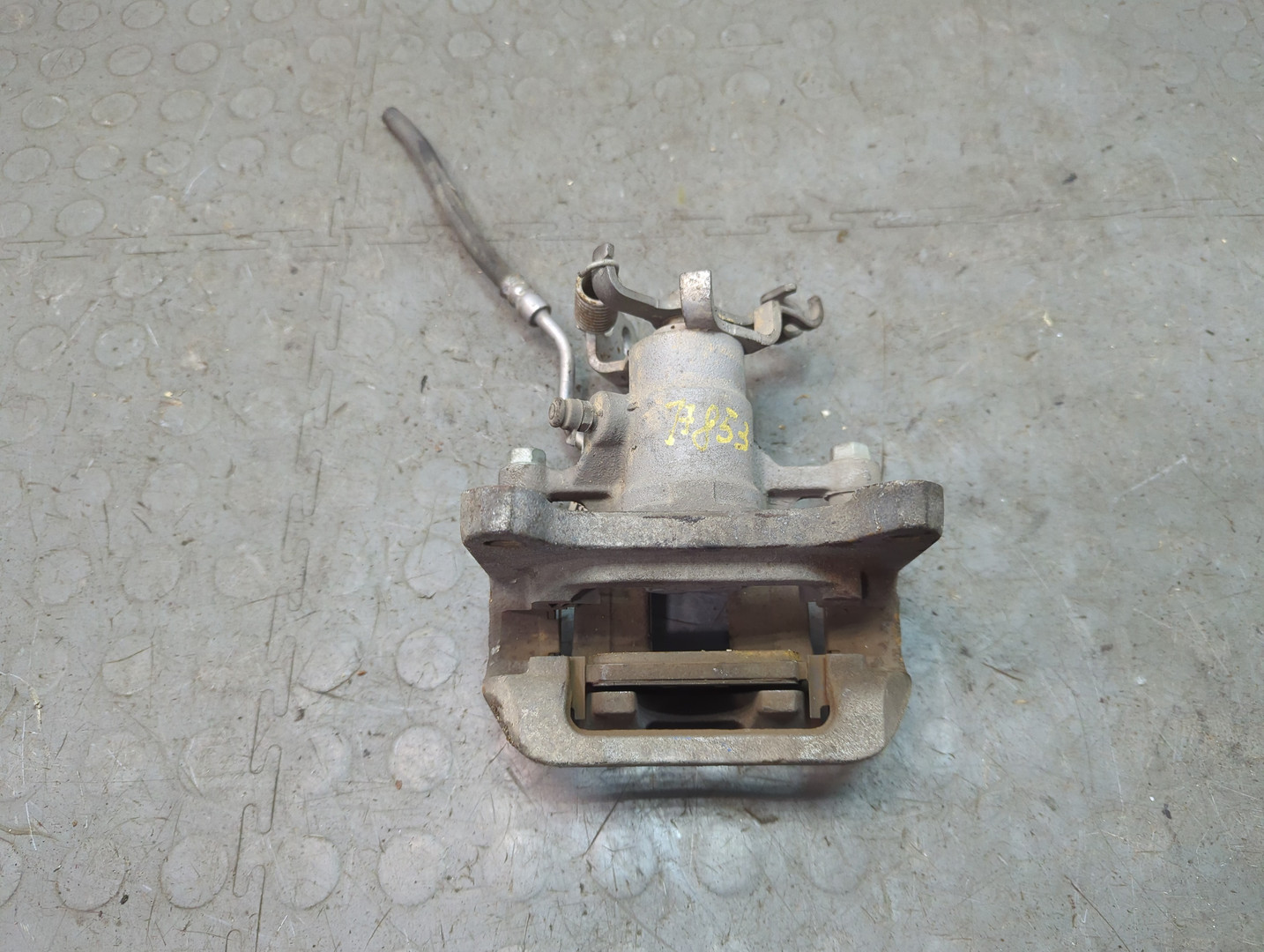 Суппорт задний левый