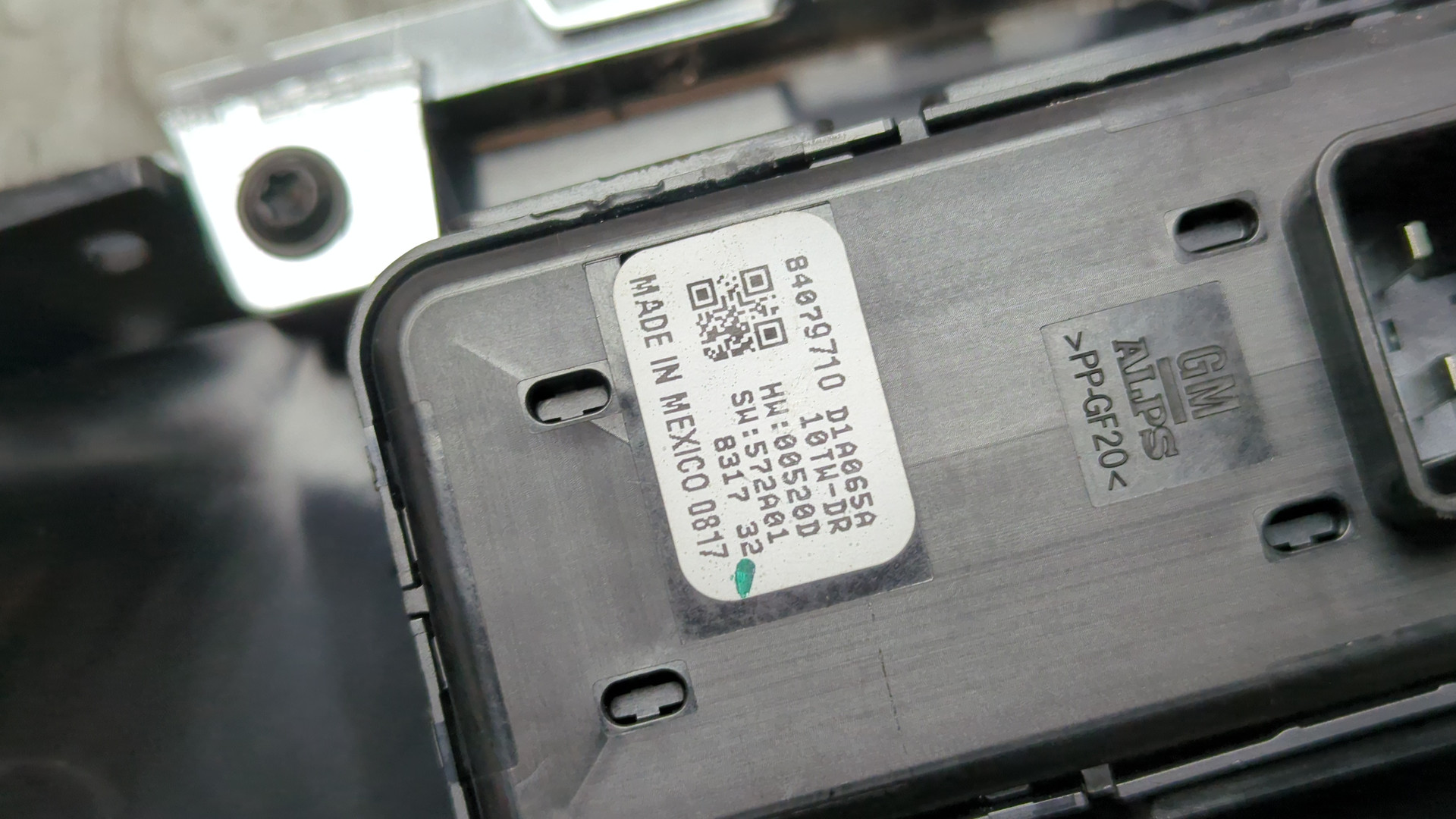 Кнопка стеклоподъемника