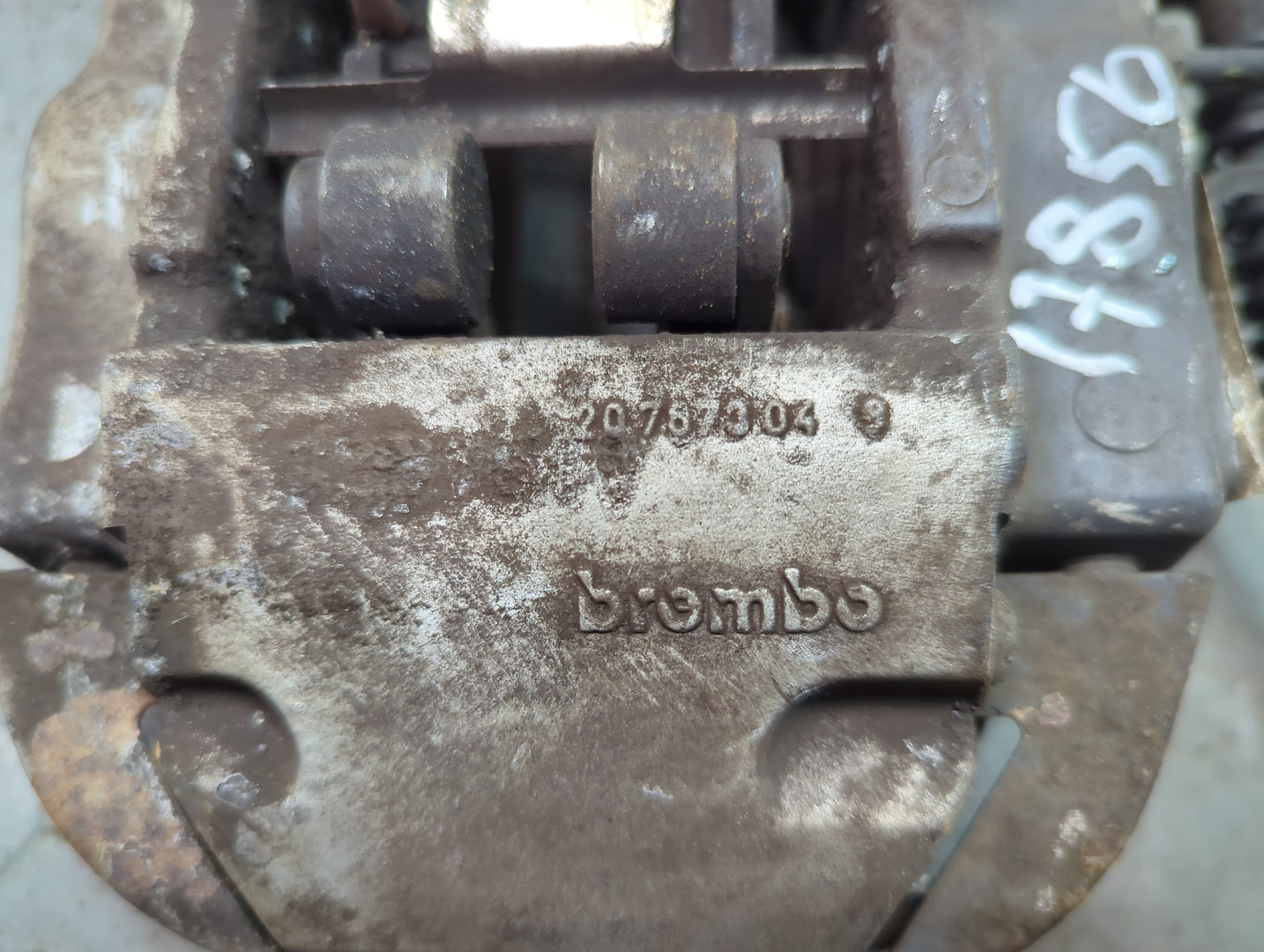 Суппорт задний правый