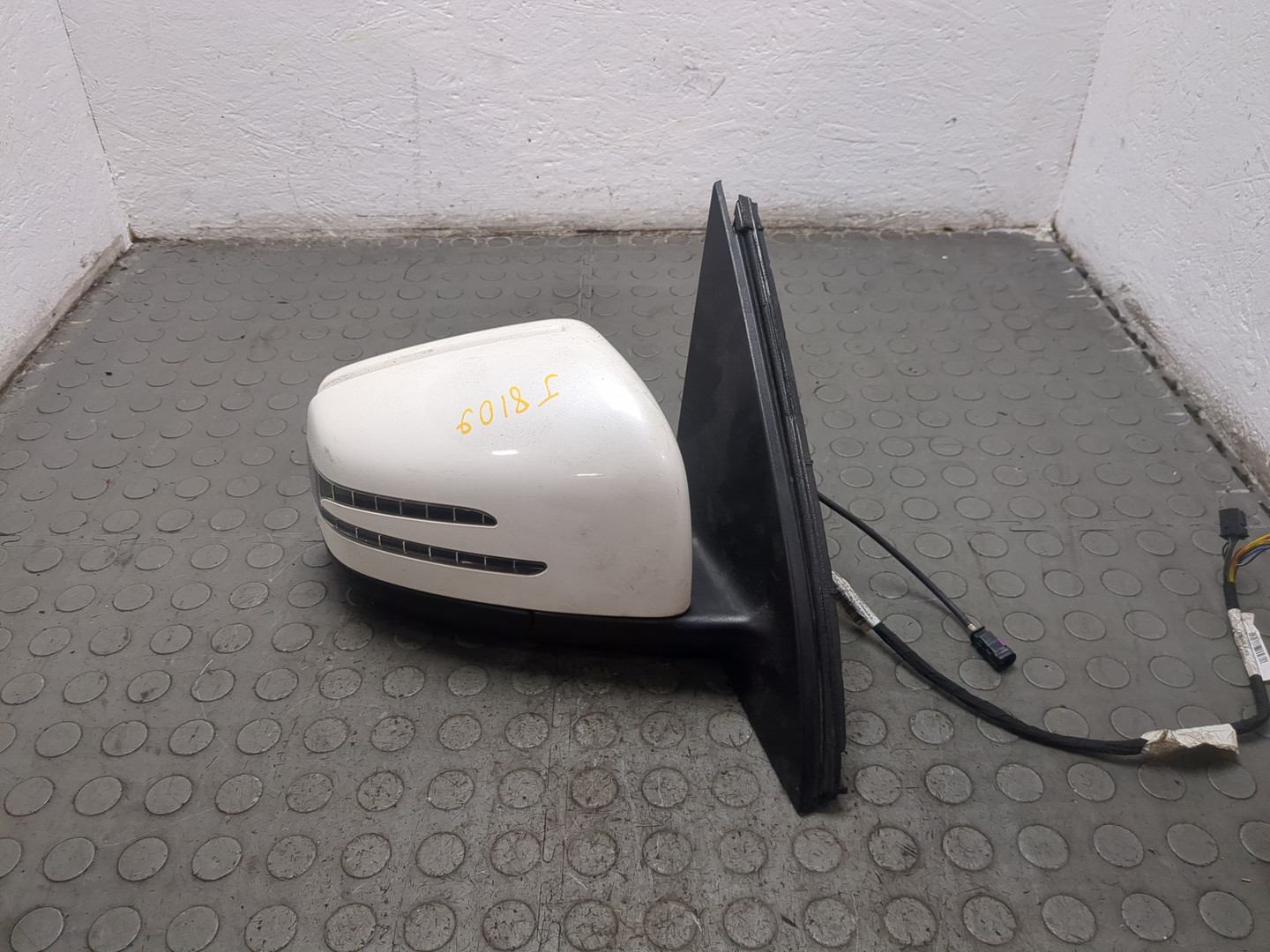 Зеркало правое электрическое