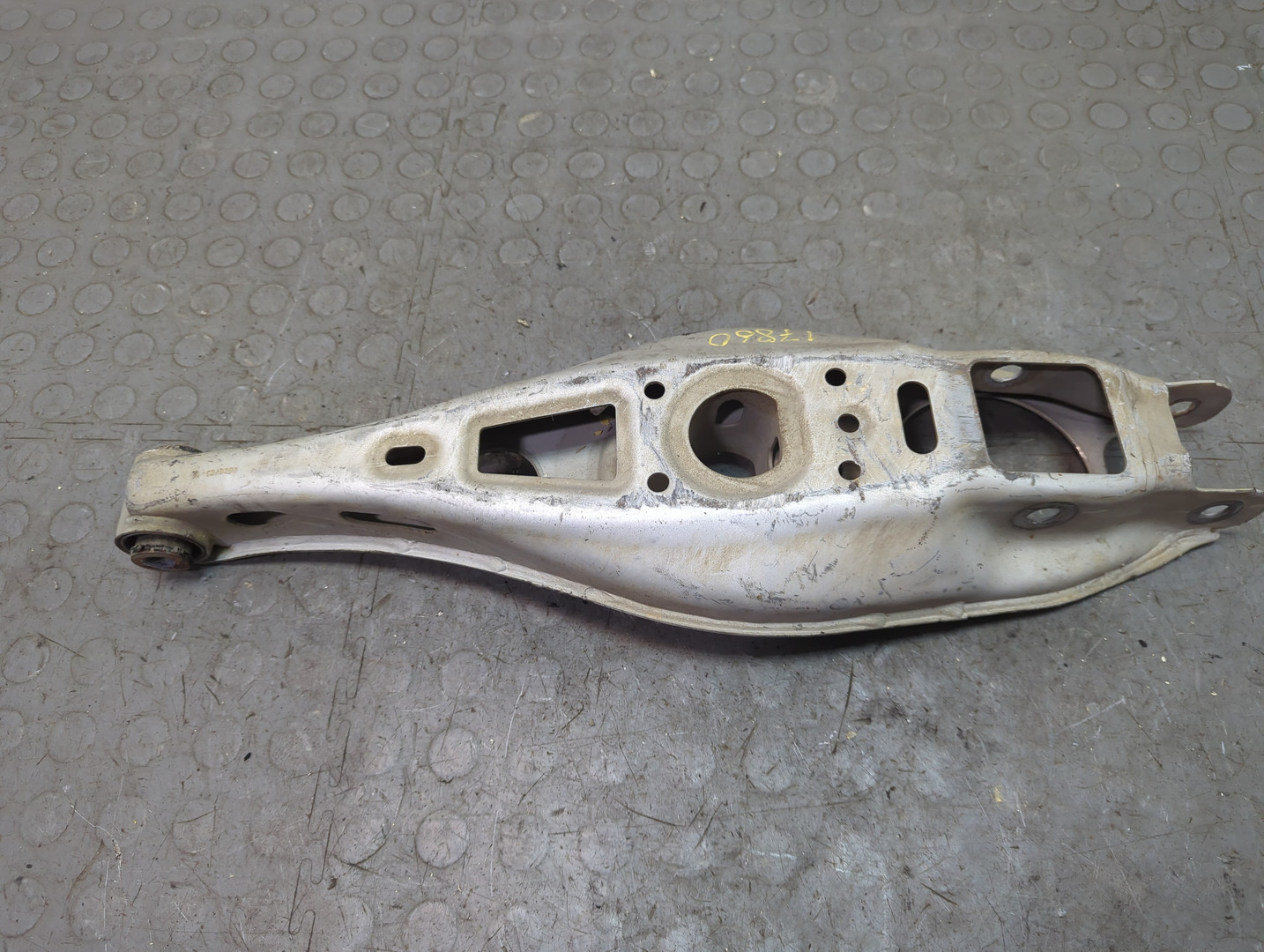 Рычаг задний