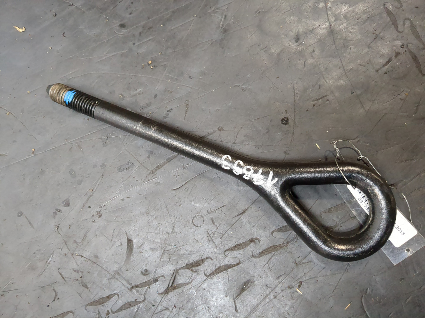 Крюк буксировочный