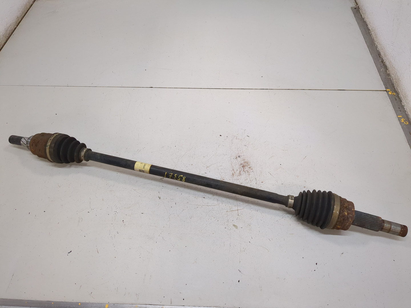 Полуось задняя