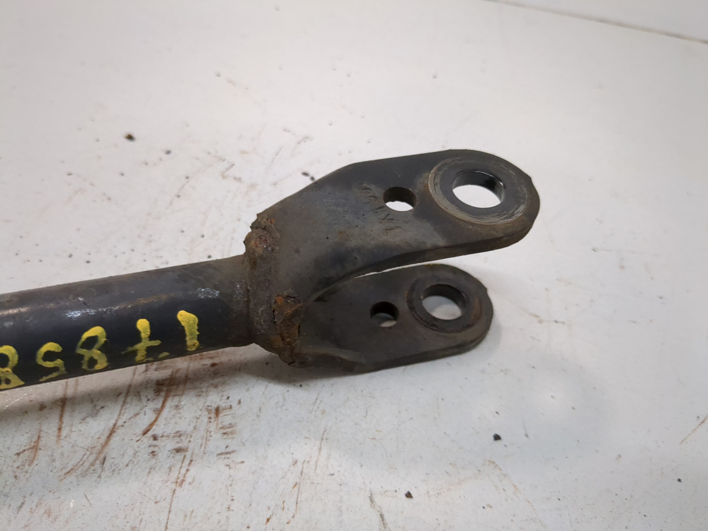 Рычаг задний