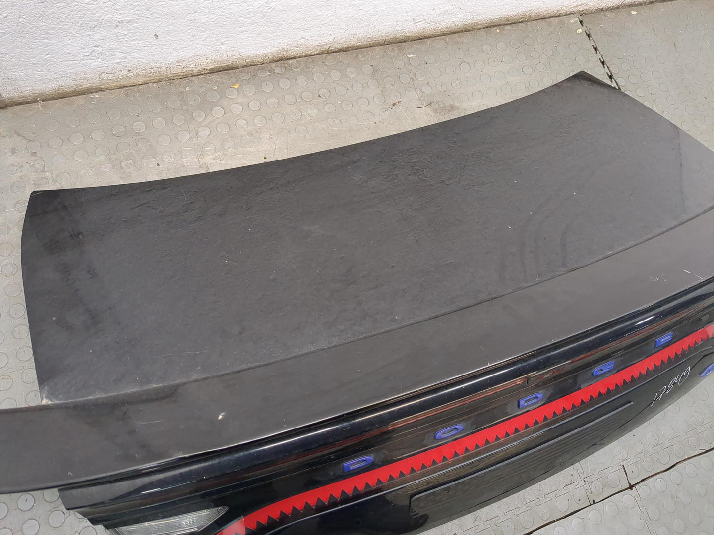 Дверь багажника