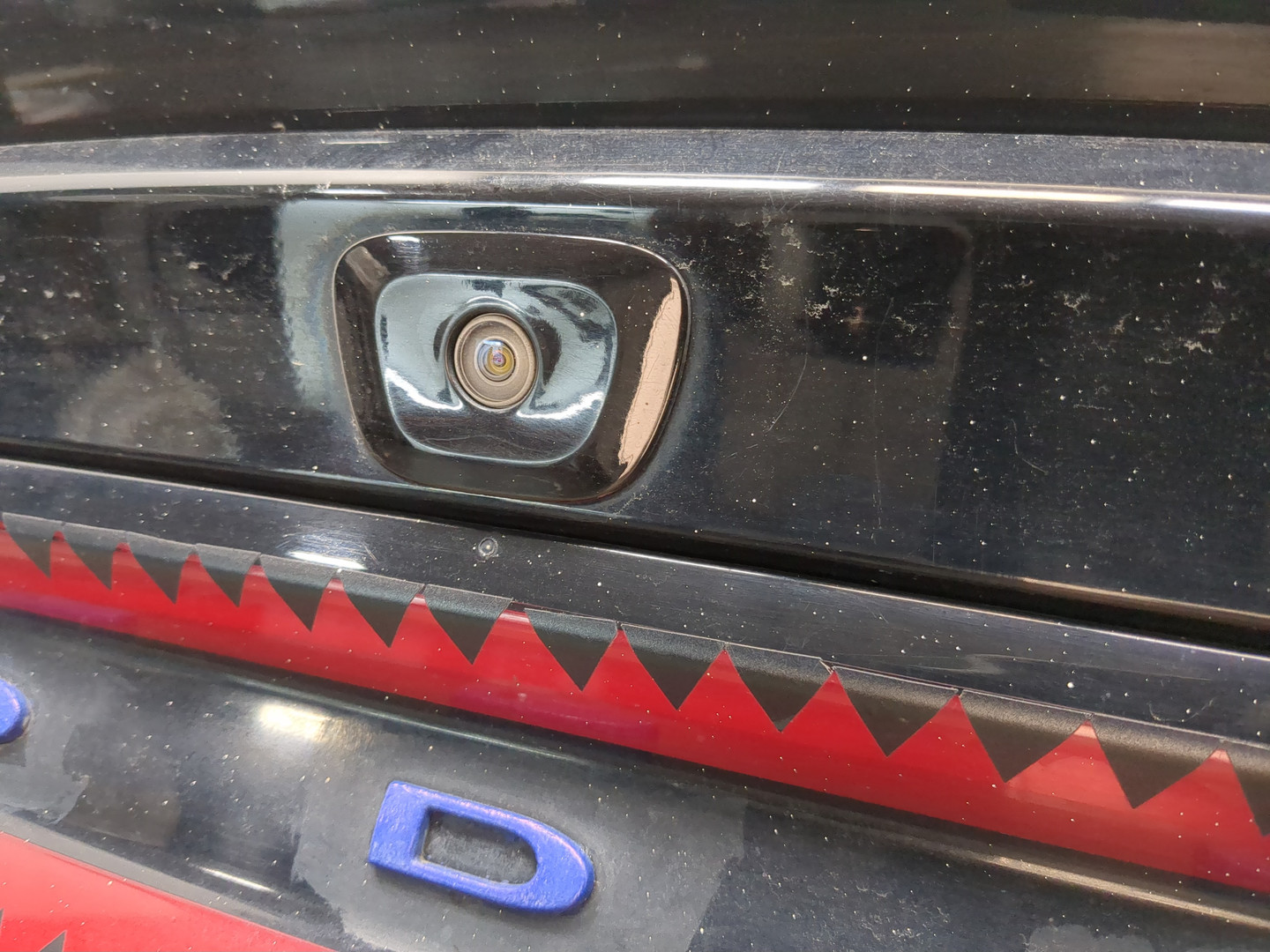 Дверь багажника