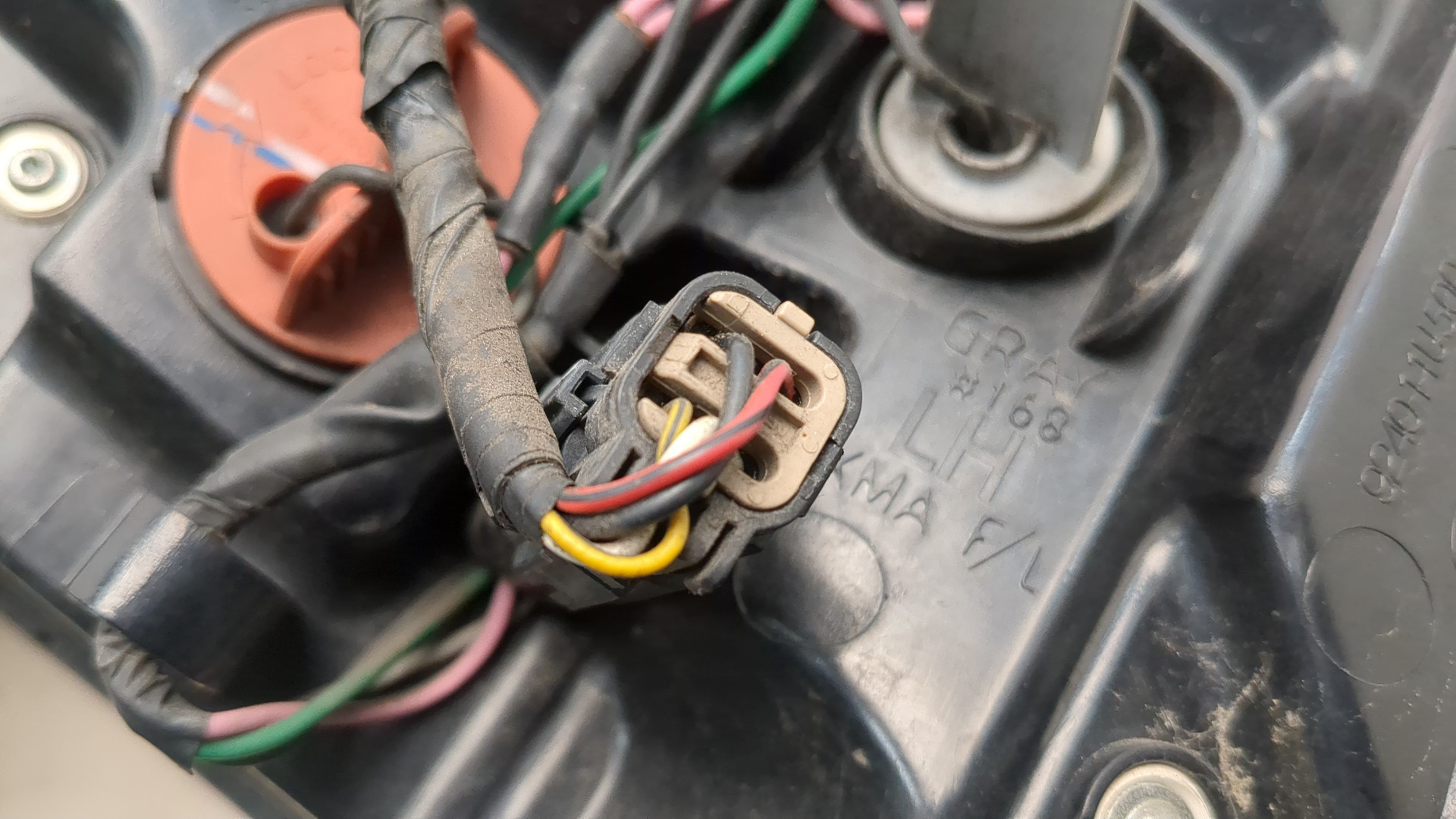 Фонарь задний левый